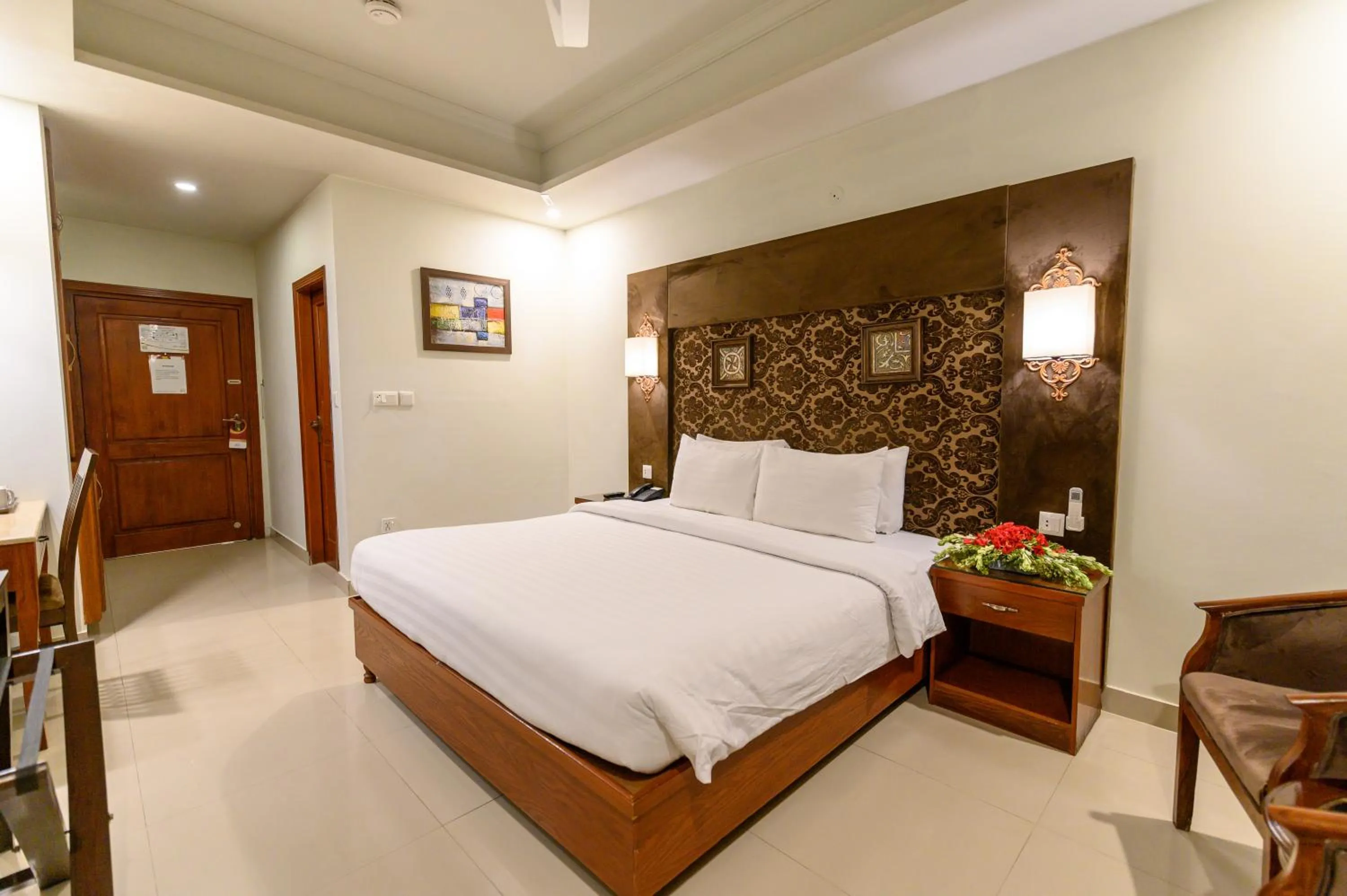 Bedroom, Bed in Hotel One Jinnah, Islamabad