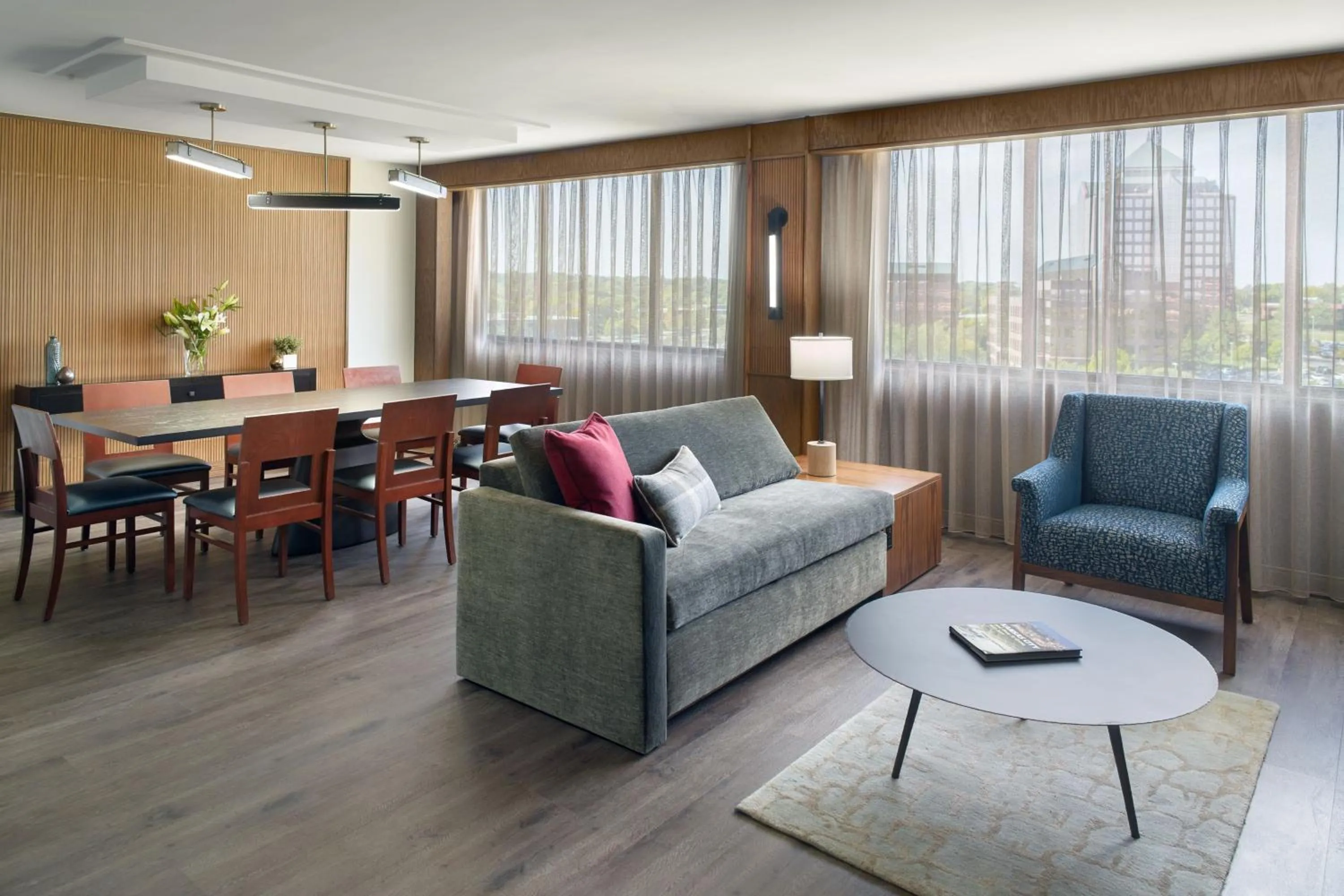 Photo of the whole room in Marriott Kansas City Overland Park