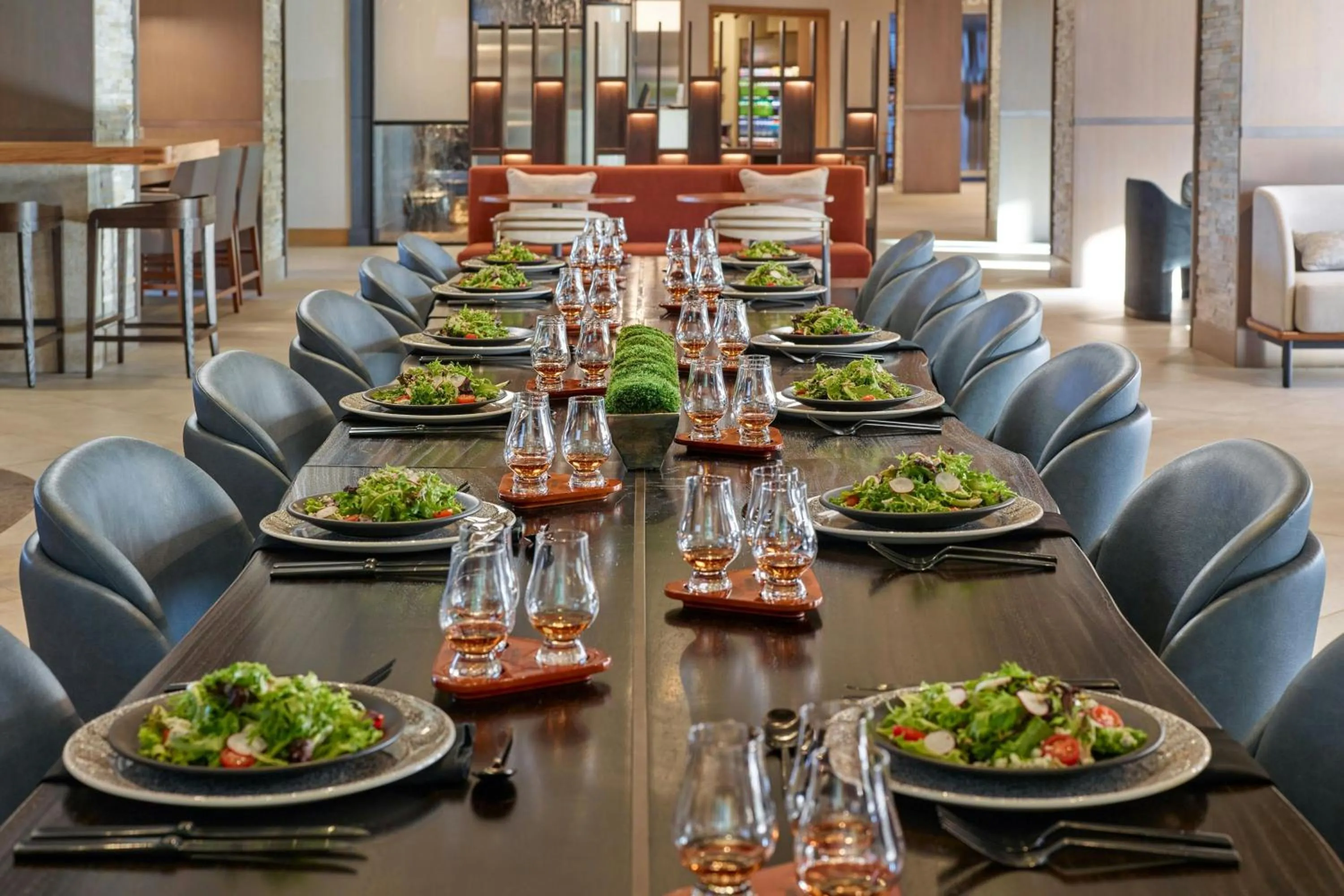 Restaurant/places to eat in Marriott Kansas City Overland Park