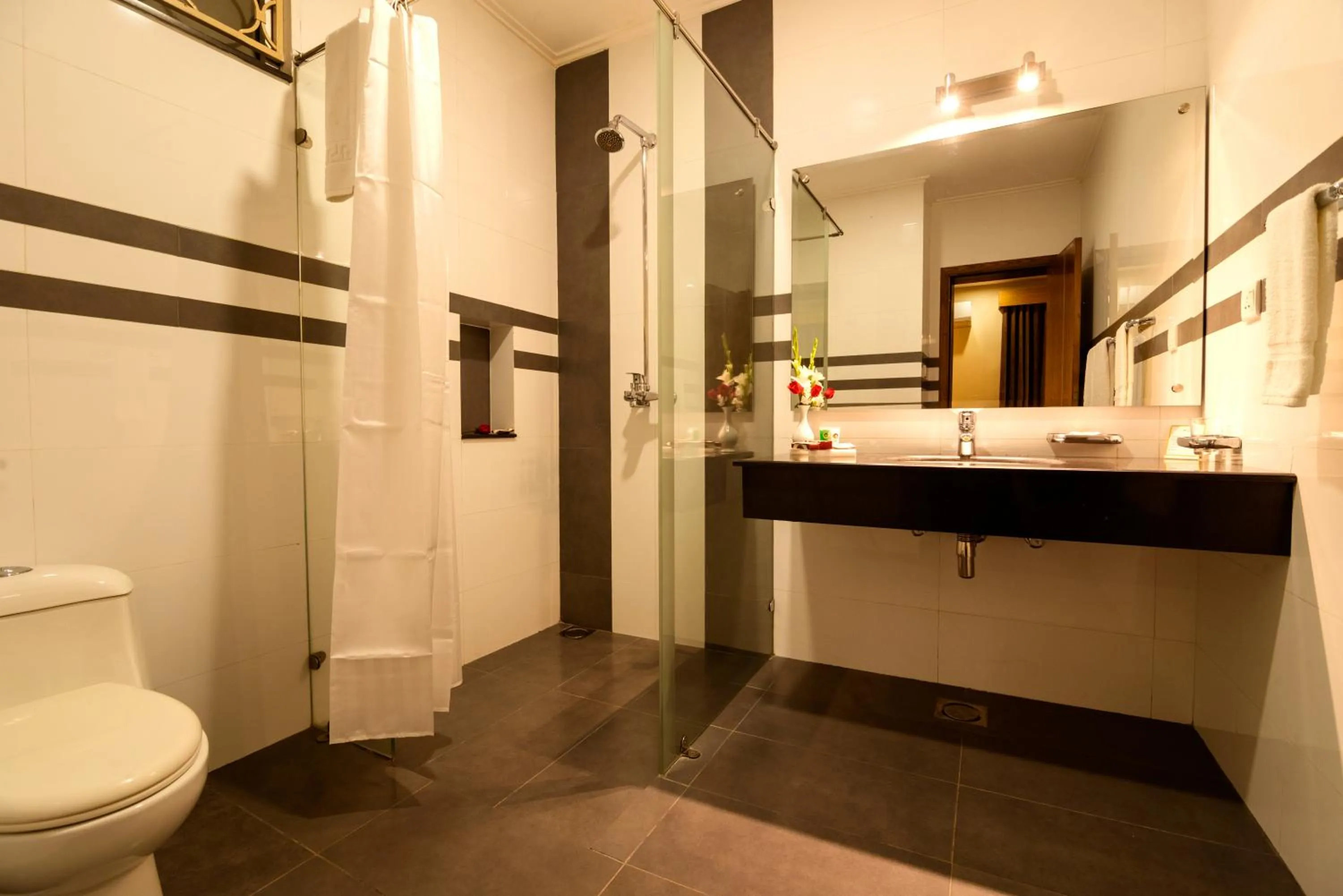 Bathroom in Hotel One Tariq Road Multan