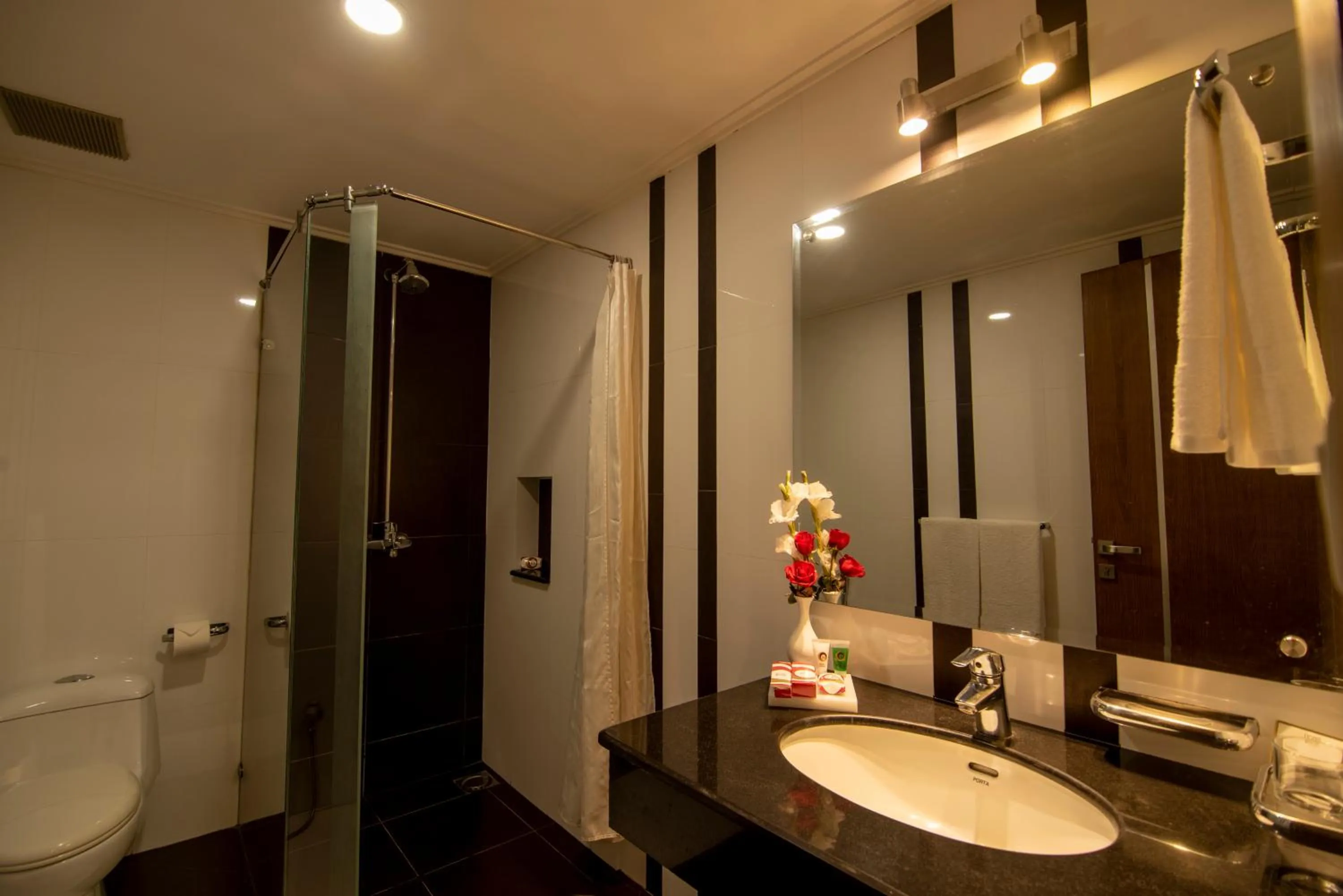 Bathroom in Hotel One Tariq Road Multan