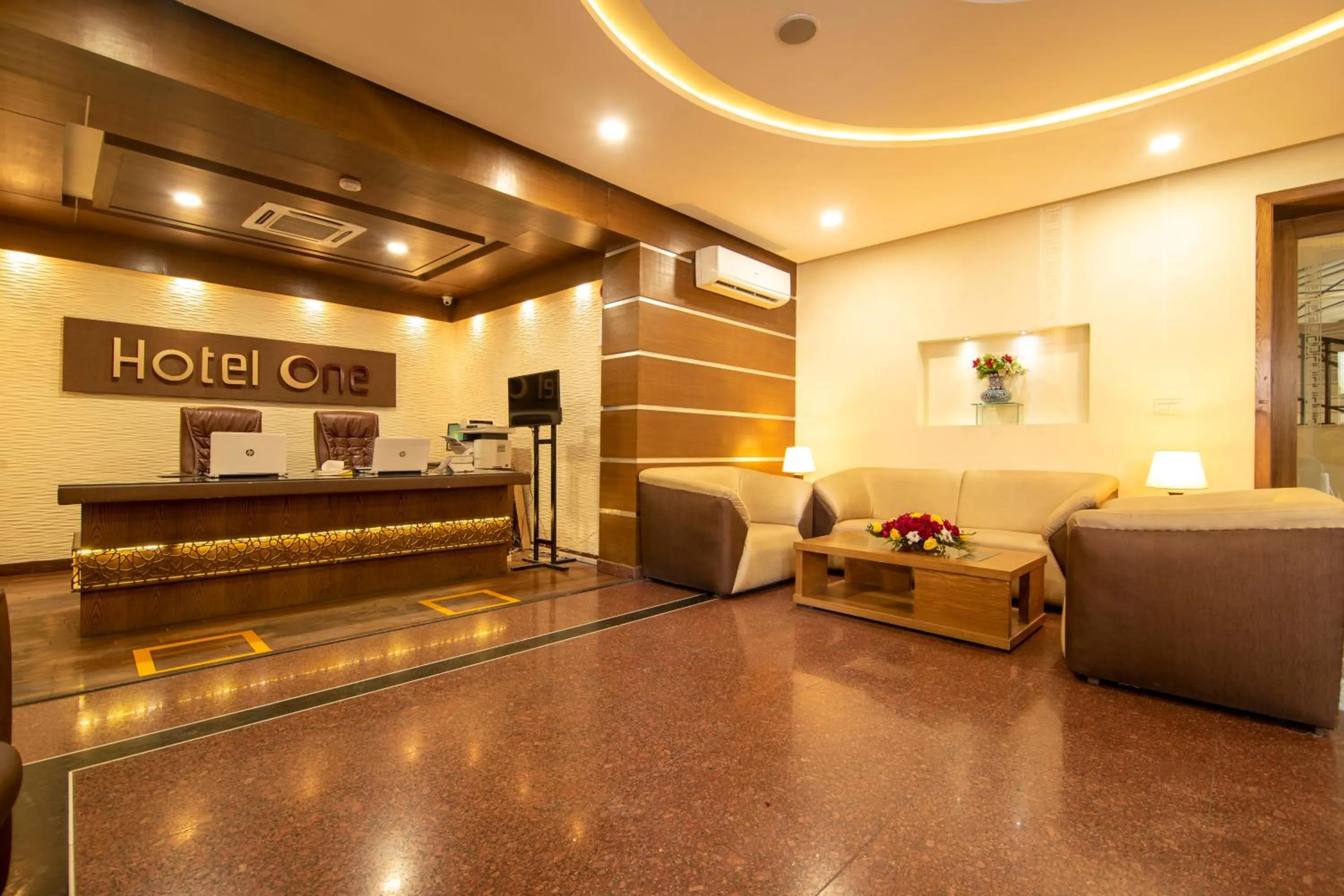 Lobby or reception in Hotel One Tariq Road Multan
