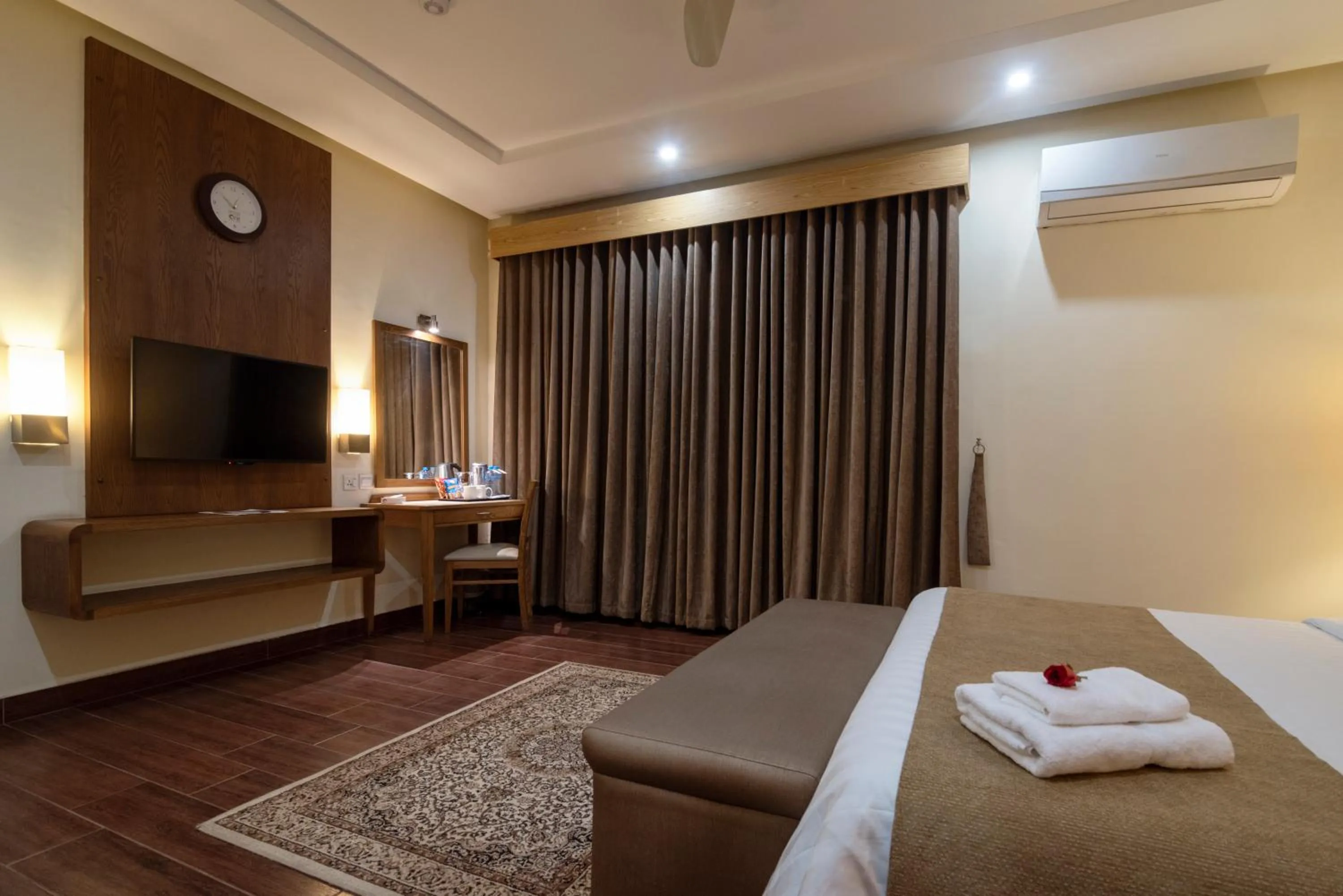 Bed in Hotel One Tariq Road Multan