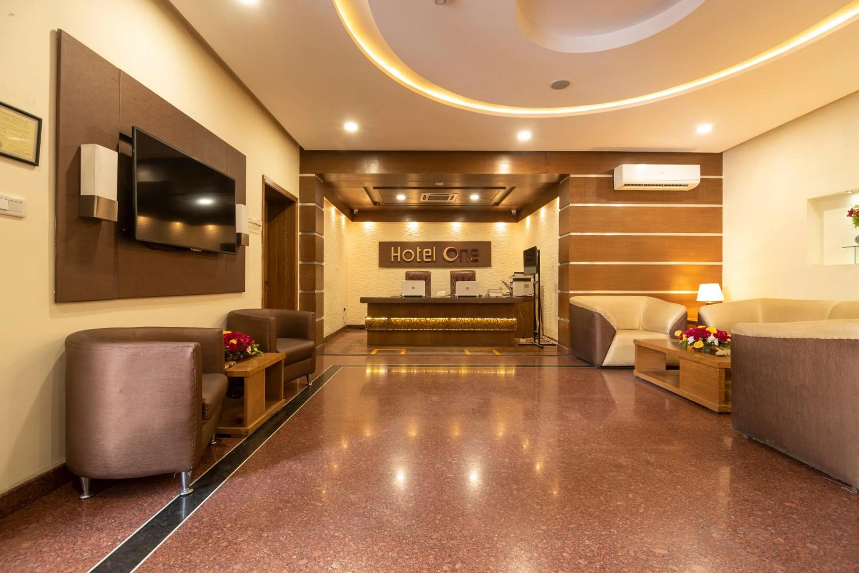 Lobby or reception in Hotel One Tariq Road Multan