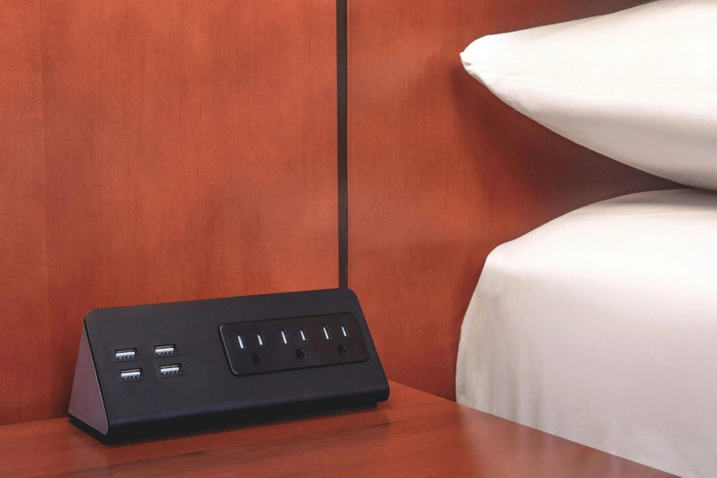 Photo of the whole room, Bed in Courtyard by Marriott Boston Andover