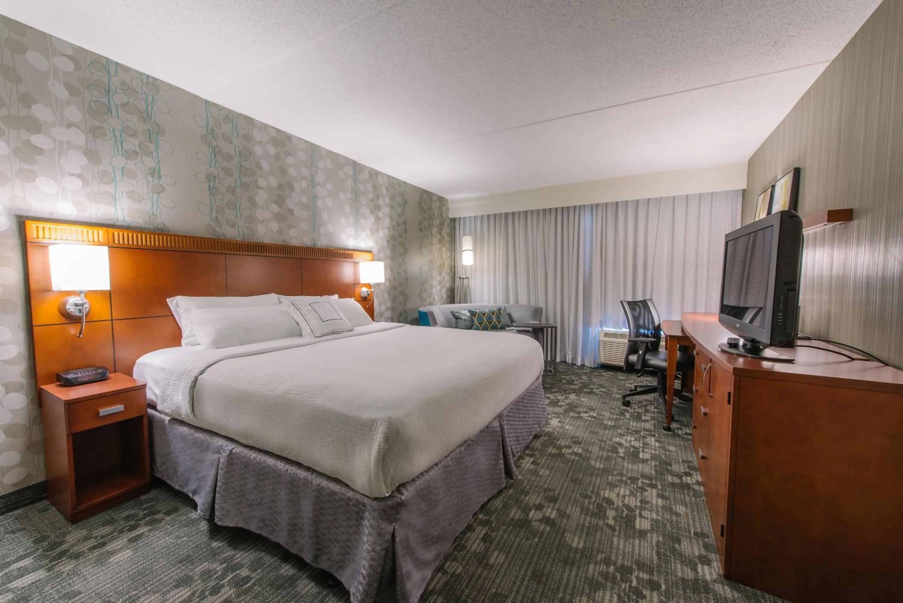 Bedroom, Bed in Courtyard by Marriott Nashua