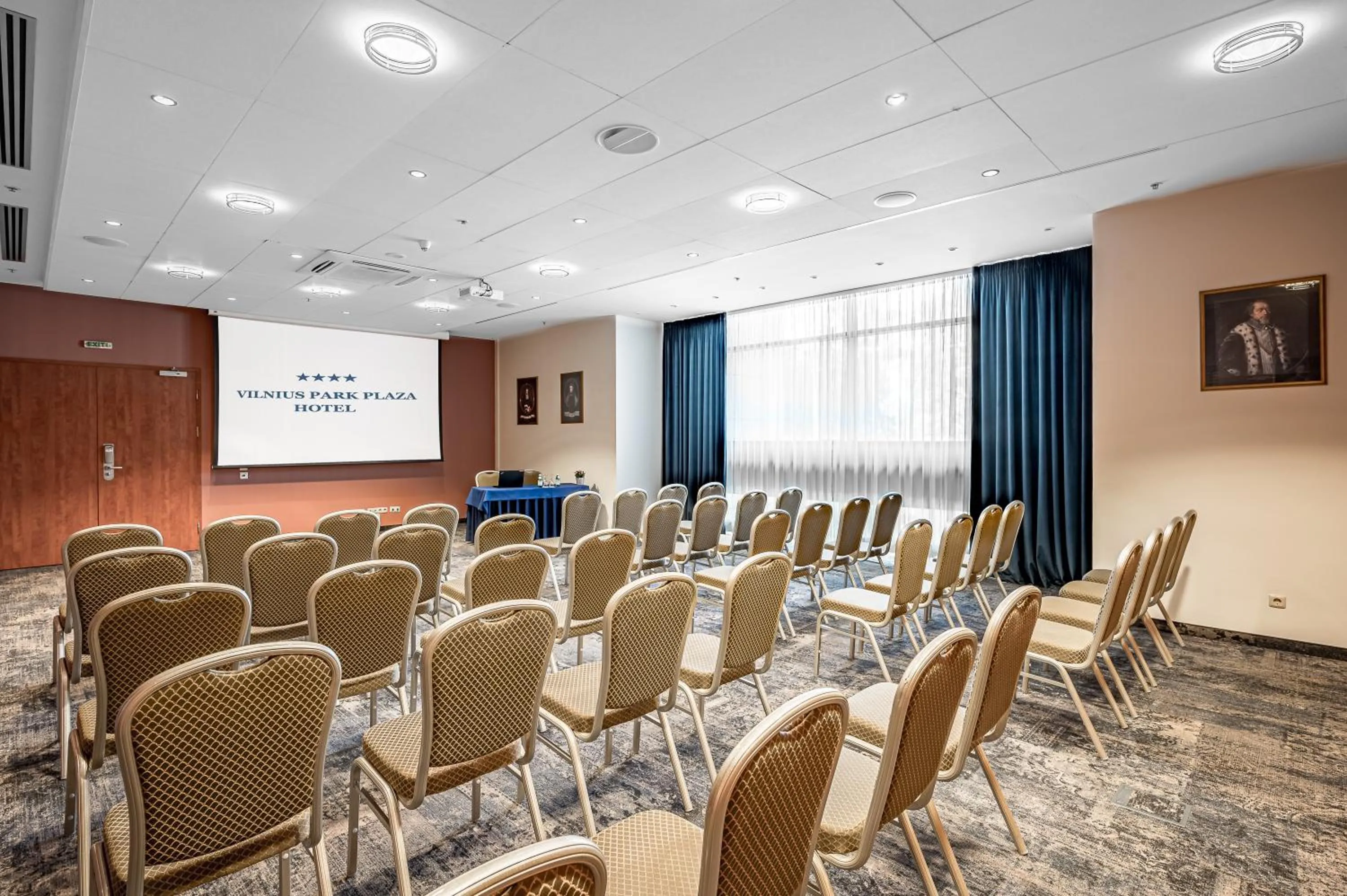 TV and multimedia in VILNIUS PARK PLAZA HOTEL, Restaurant & Terrace, Panorama Bar, Conference & Banquet Center