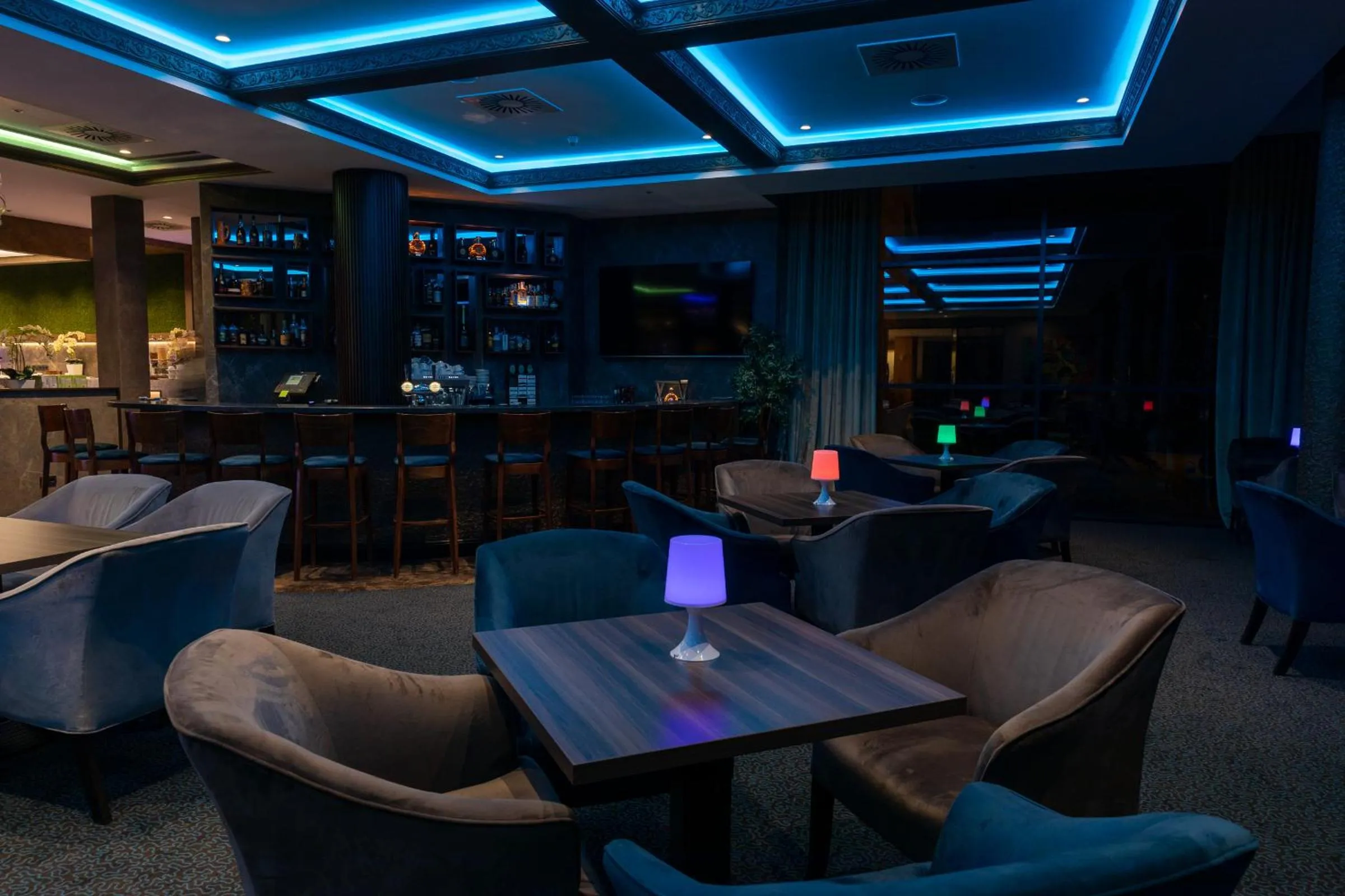 Restaurant/places to eat in VILNIUS PARK PLAZA HOTEL, Restaurant & Terrace, Panorama Bar, Conference & Banquet Center