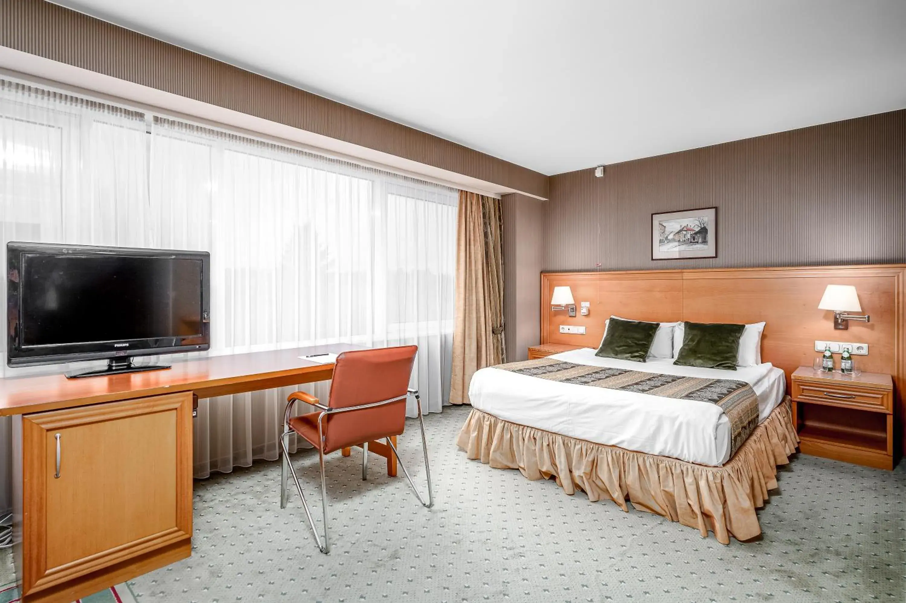 Double Room - Mobility Accessible Tub - Non-Smoking in VILNIUS PARK PLAZA HOTEL, Restaurant & Terrace, Panorama Bar, Conference & Banquet Center Double Room - Mobility Accessible Tub - Non-Smoking in VILNIUS PARK PLAZA HOTEL, Restaurant & Terrace, Panorama Bar, Conference & Banquet Center