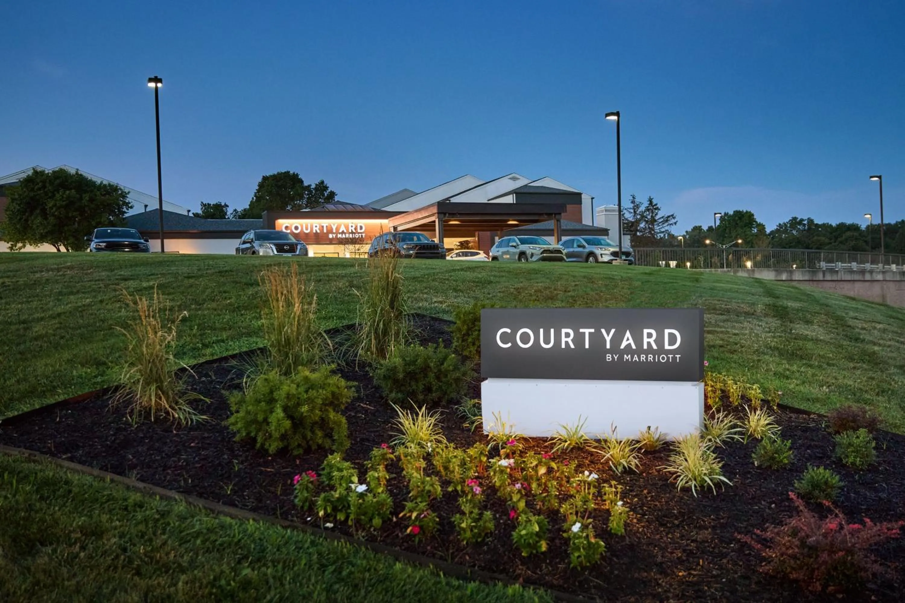 Property building in Courtyard Kansas City Overland Park/Metcalf, South of College Boulevard