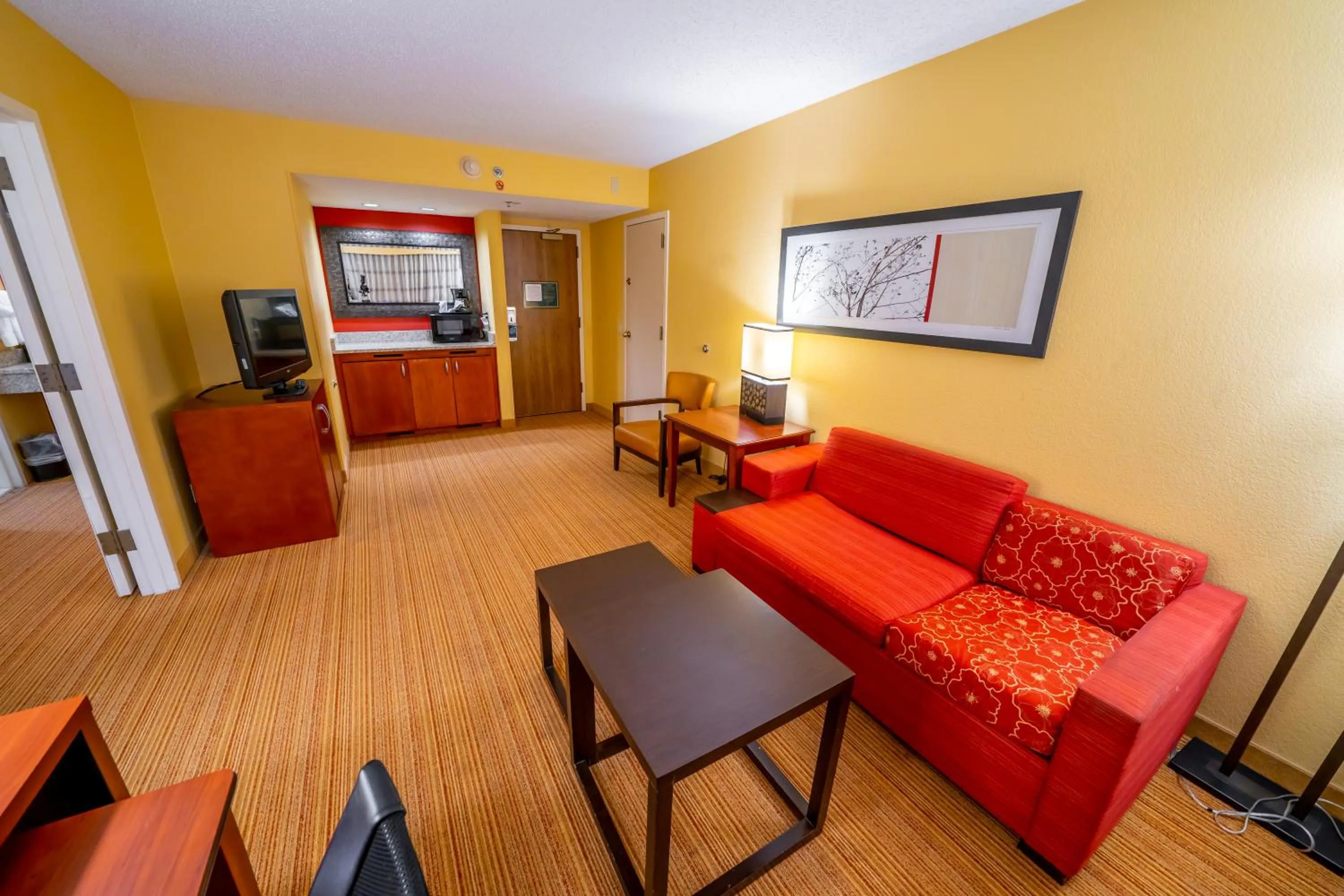 TV and multimedia in Sonesta Select Bettendorf