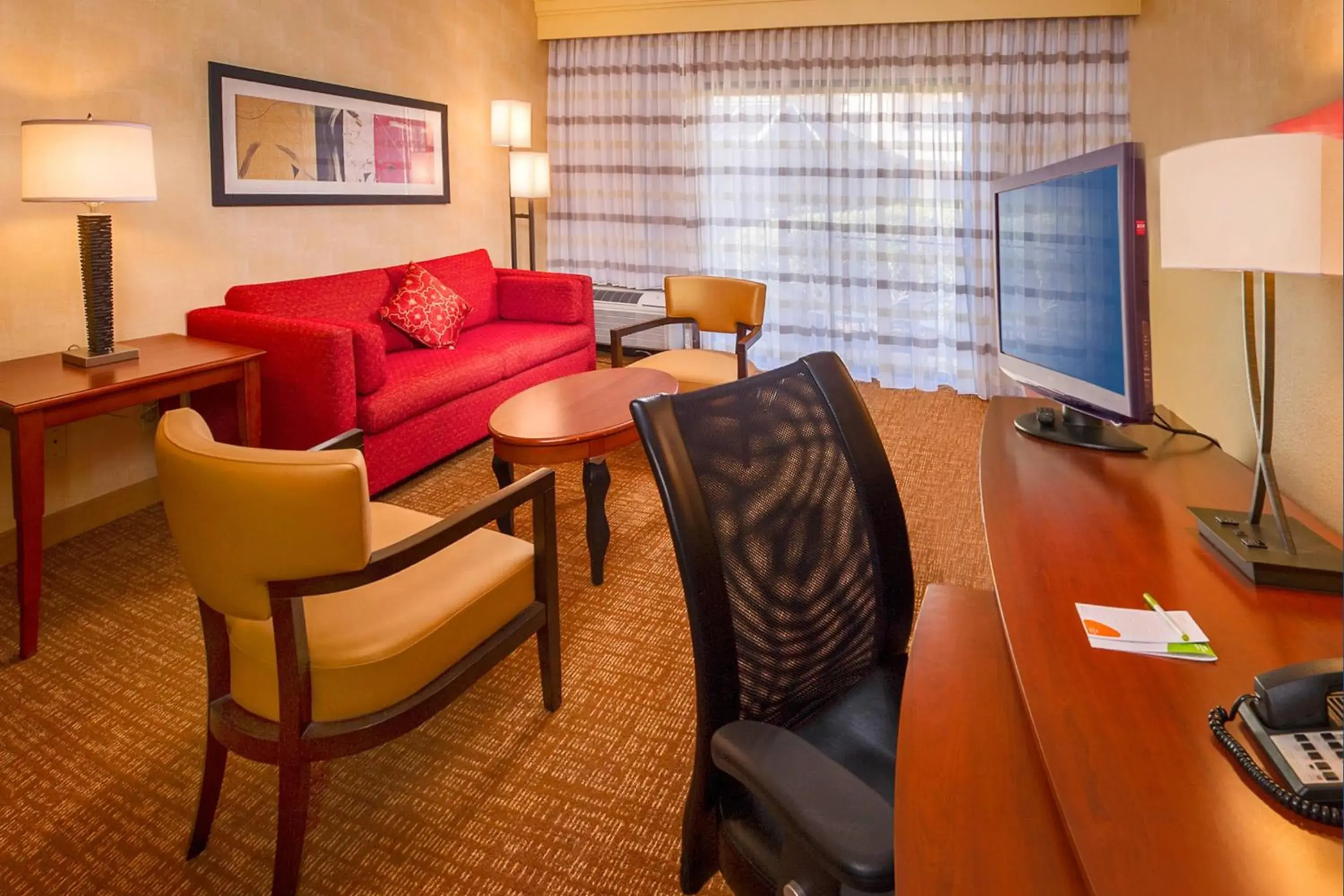 King Suite with Sofa Bed in Courtyard Manassas Battlefield Park King Suite with Sofa Bed in Courtyard Manassas Battlefield Park
