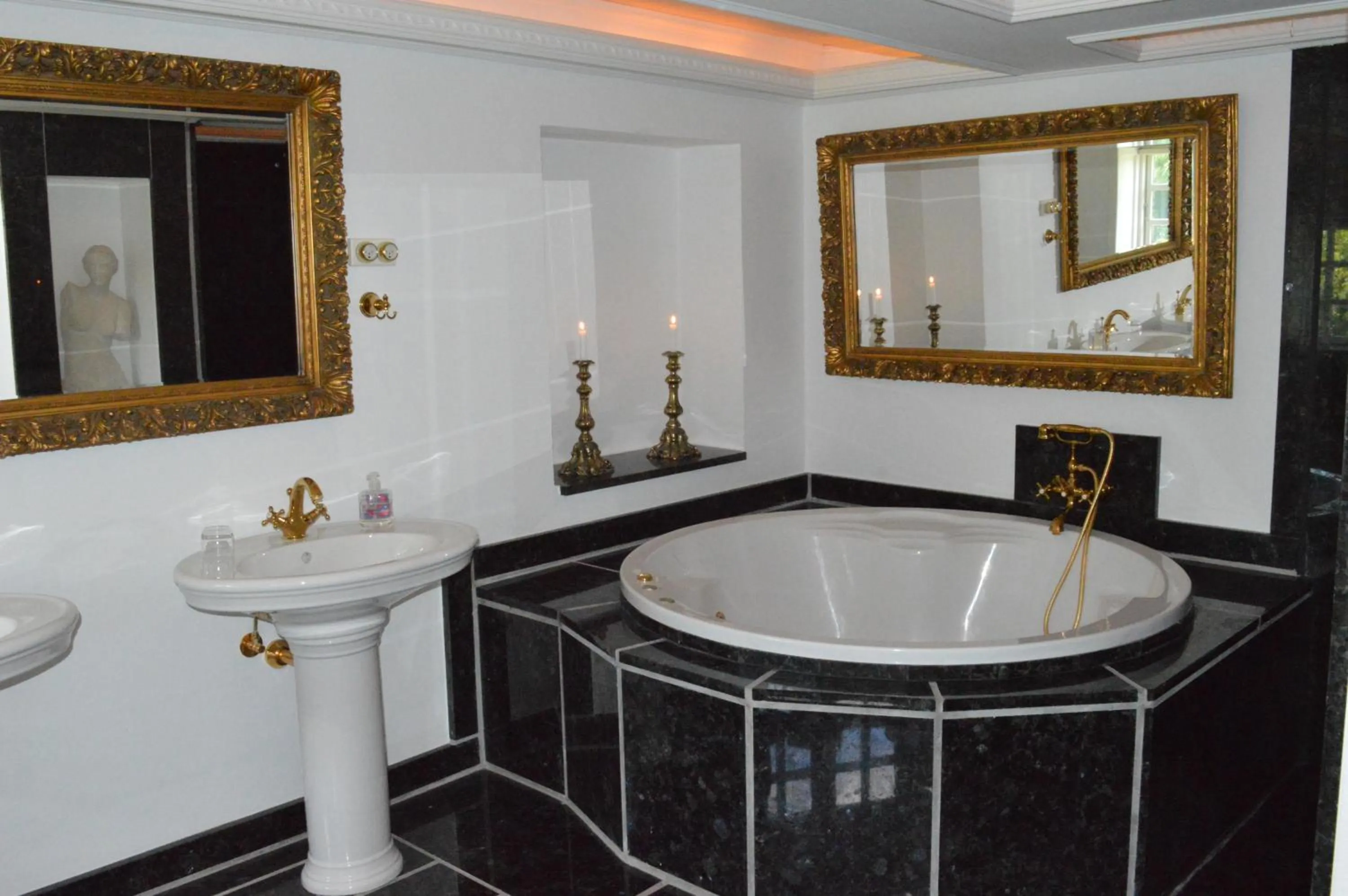 Skrøbelev Gods Manor House