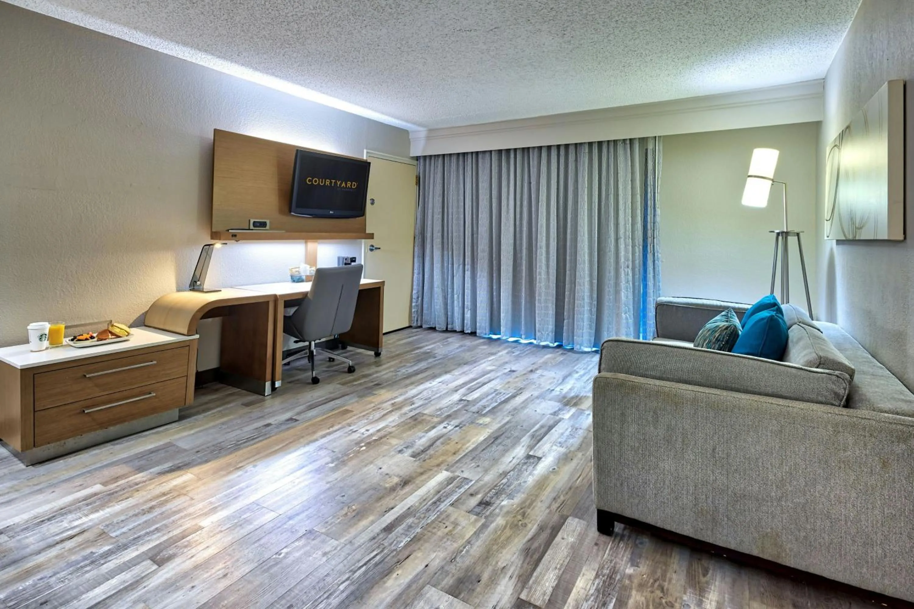 Living room in Courtyard Hampton