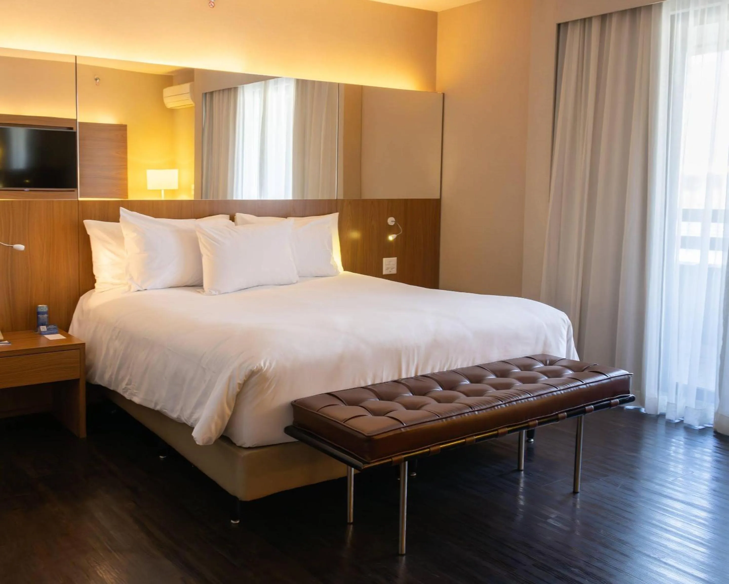 Bedroom, Bed in Radisson Blu São Paulo