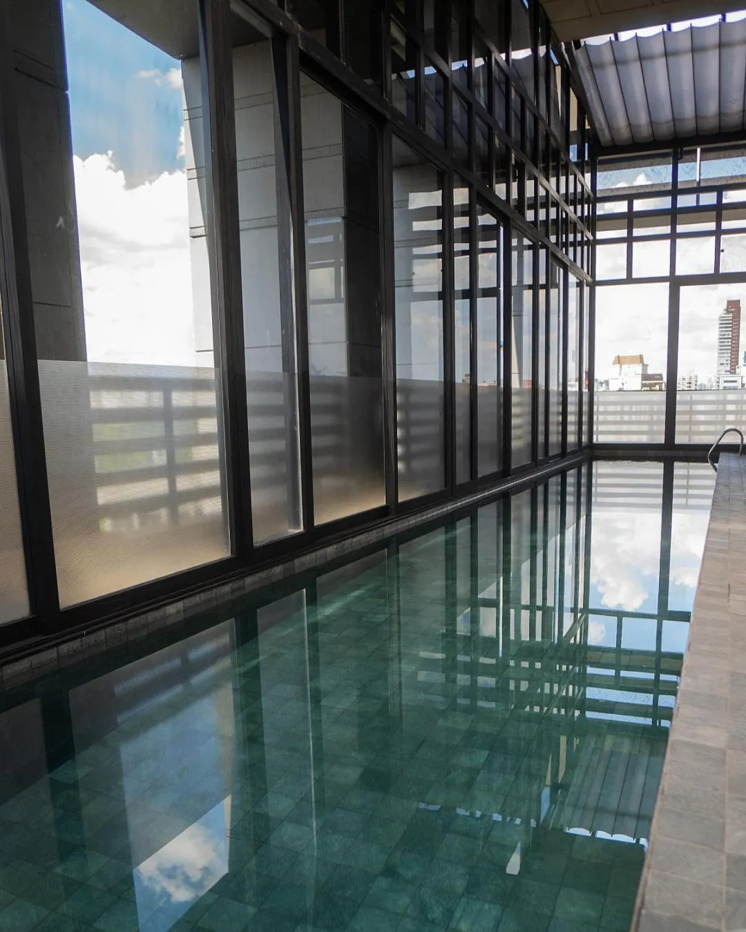Swimming pool in Radisson Blu São Paulo