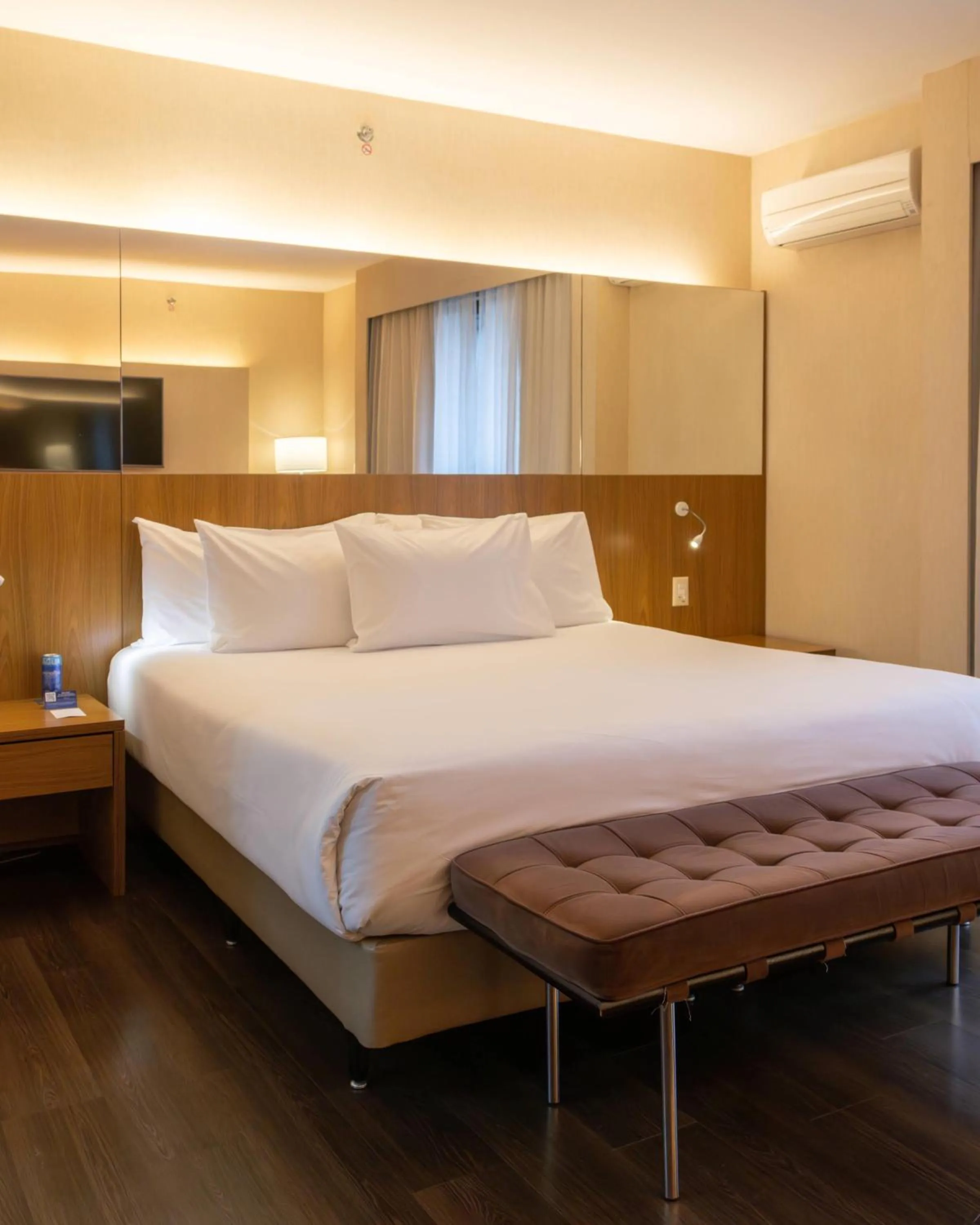 Bedroom, Bed in Radisson Blu São Paulo