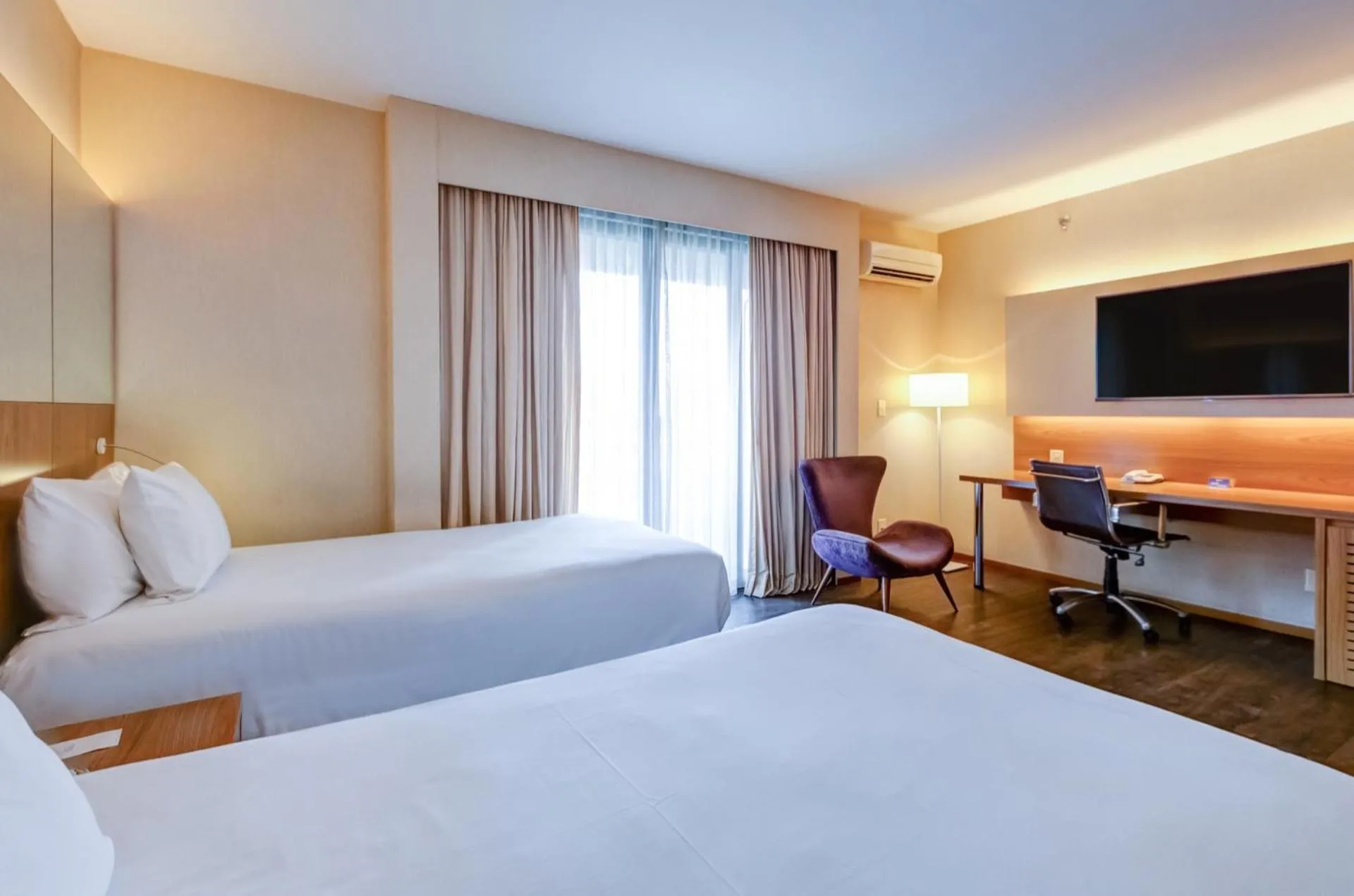 Bed in Radisson Blu São Paulo