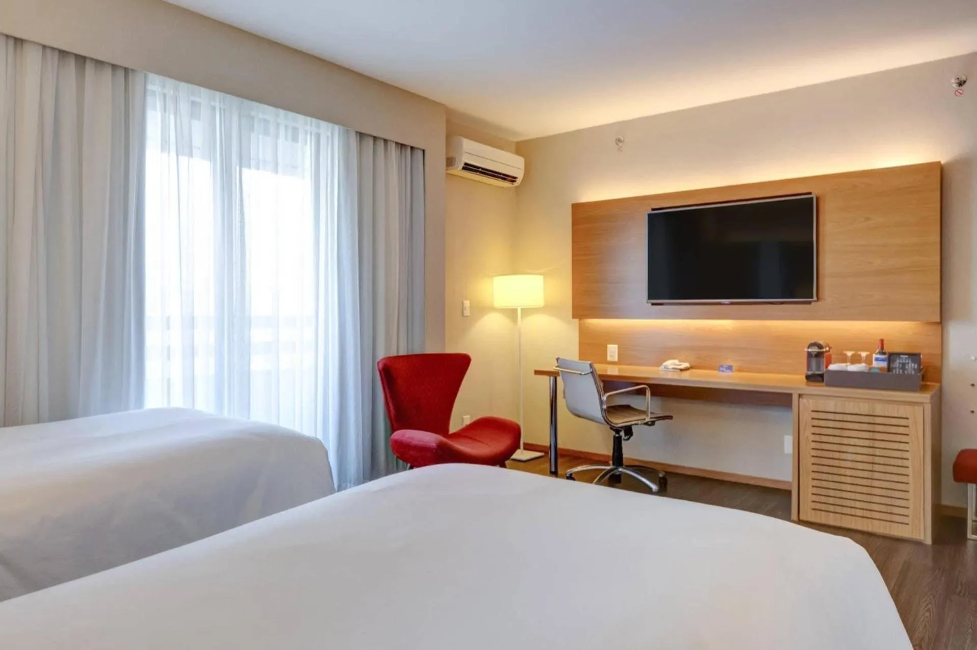 Bedroom, Bed in Radisson Blu São Paulo