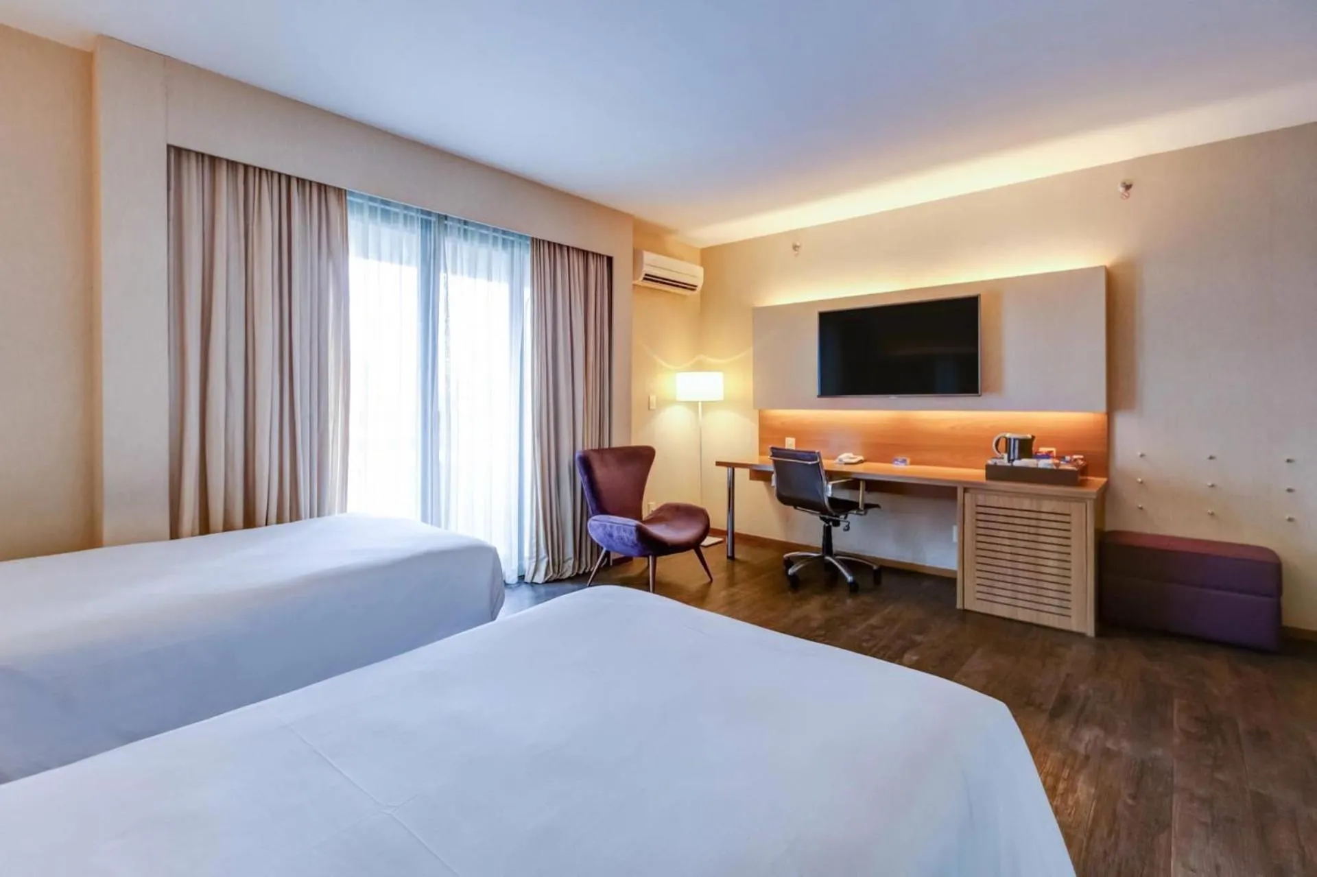 Bedroom, Bed in Radisson Blu São Paulo