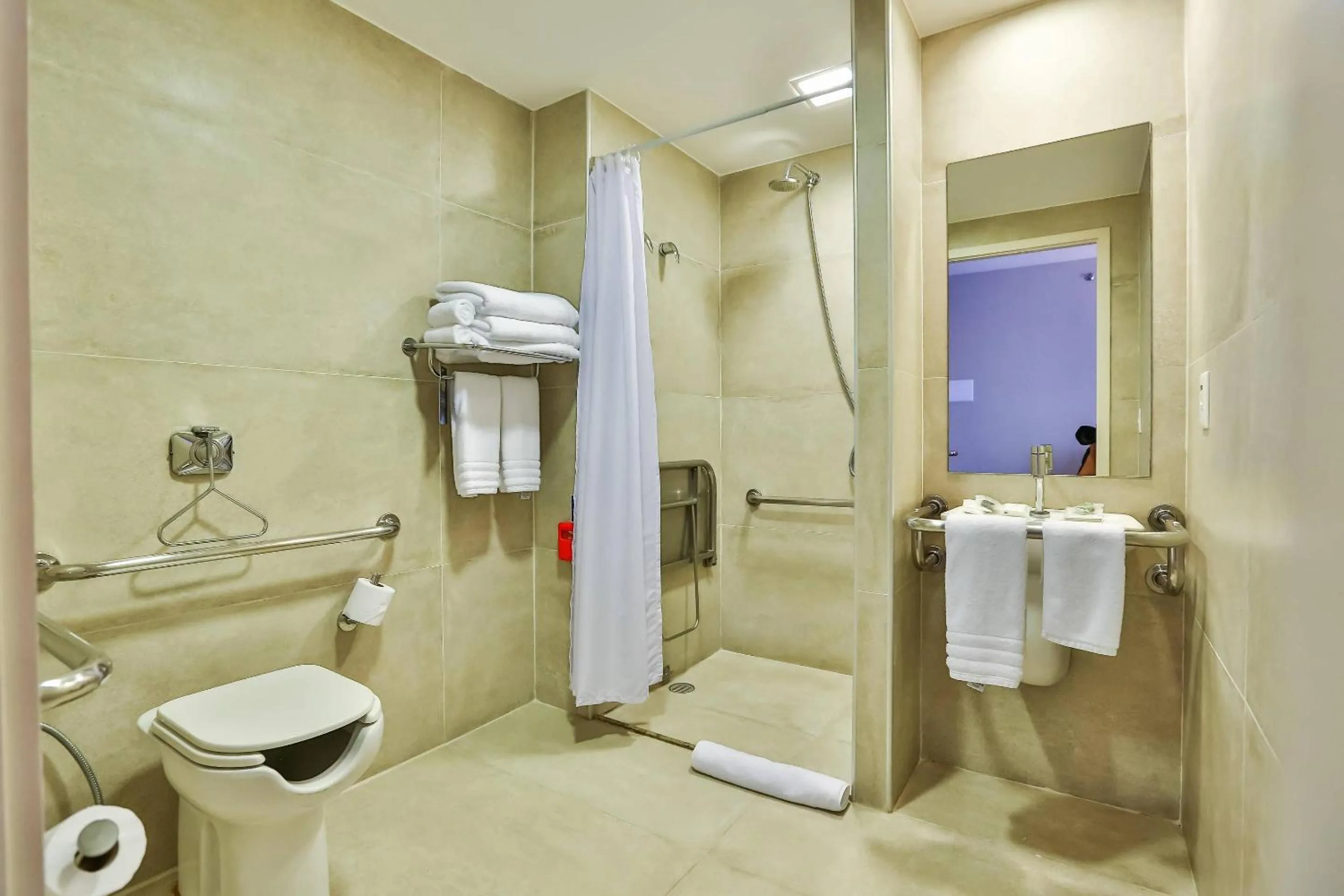 Bedroom in Radisson Blu São Paulo