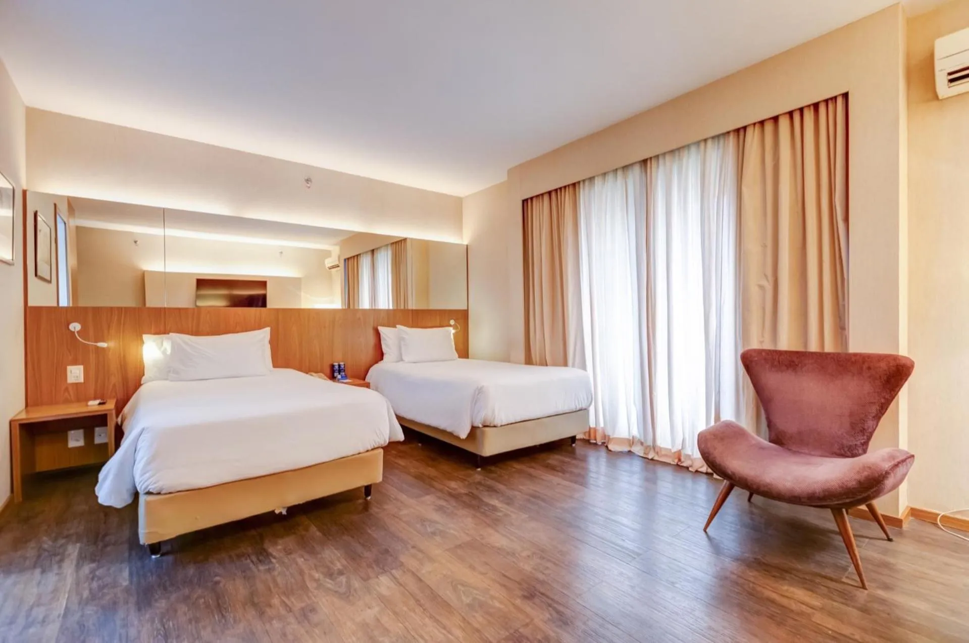 Bed in Radisson Blu São Paulo