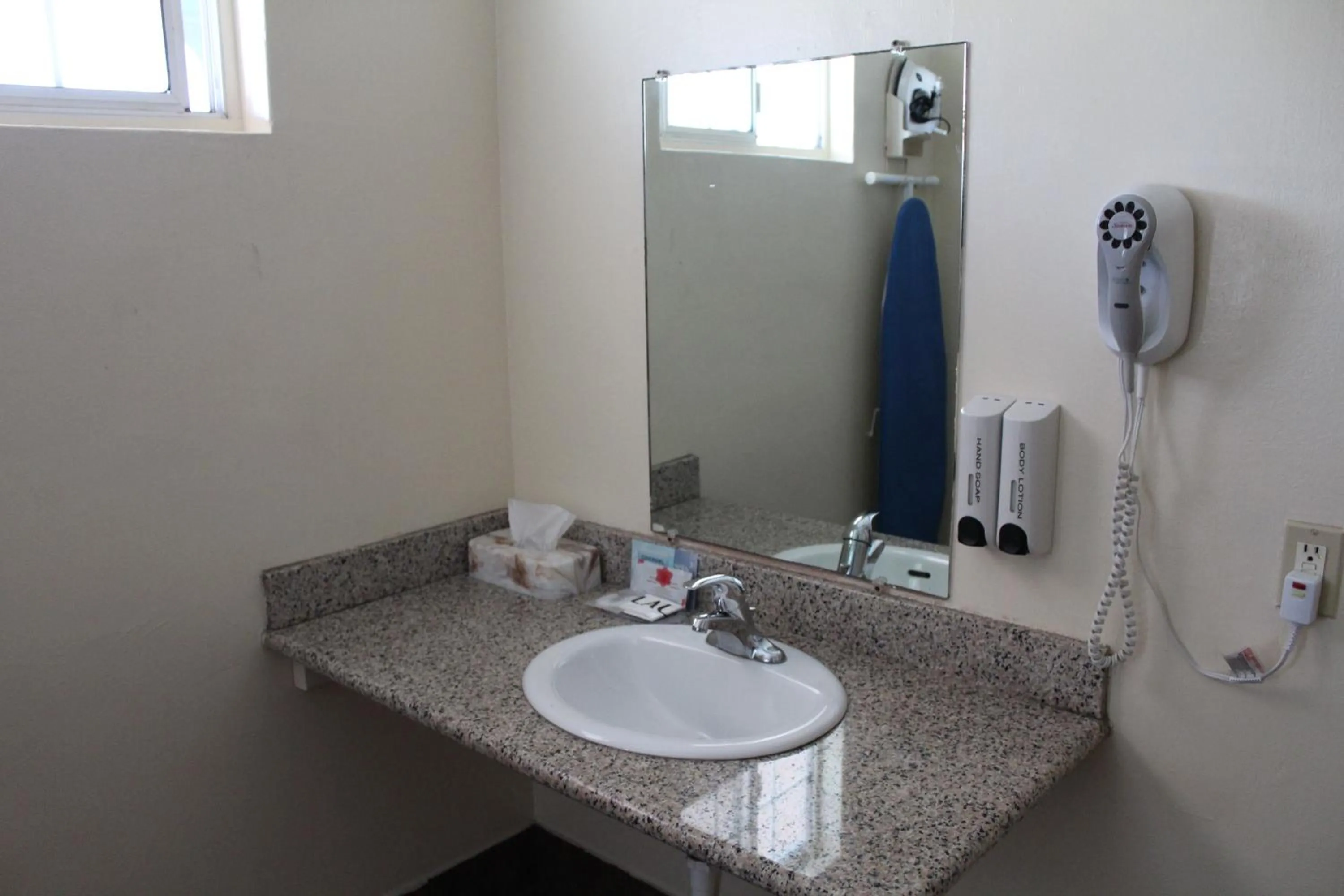 Bathroom in Riverside Inn & Suites Santa Cruz