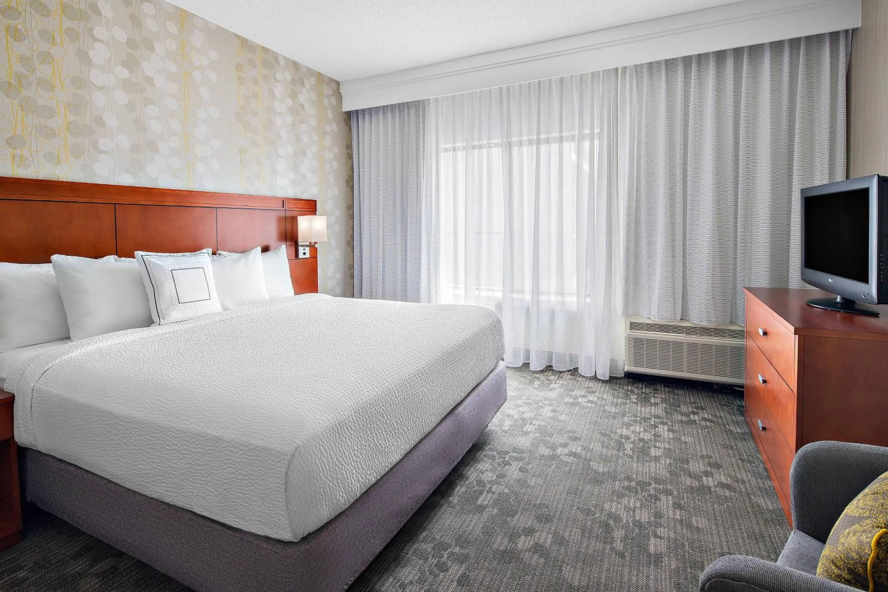 Bedroom, Bed in Courtyard by Marriott Pittsburgh Airport