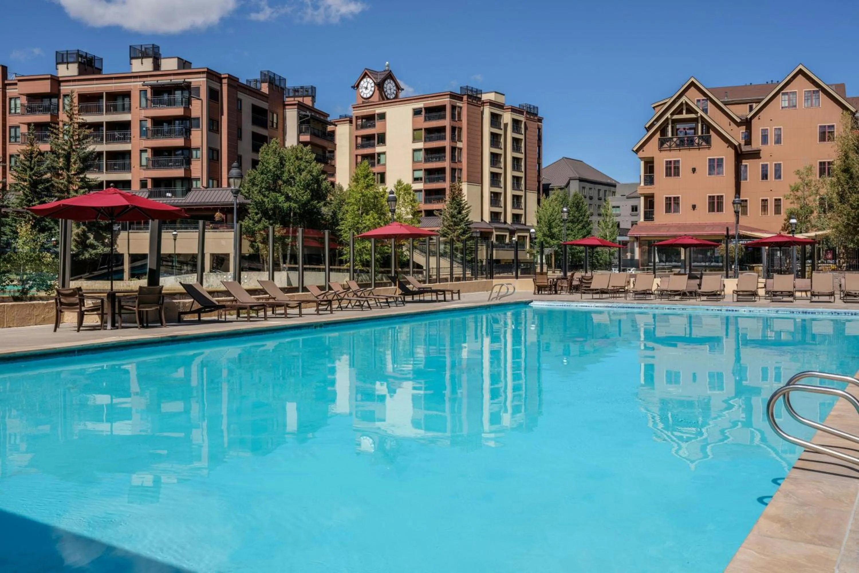 Swimming pool in Marriott's Mountain Valley Lodge at Breckenridge