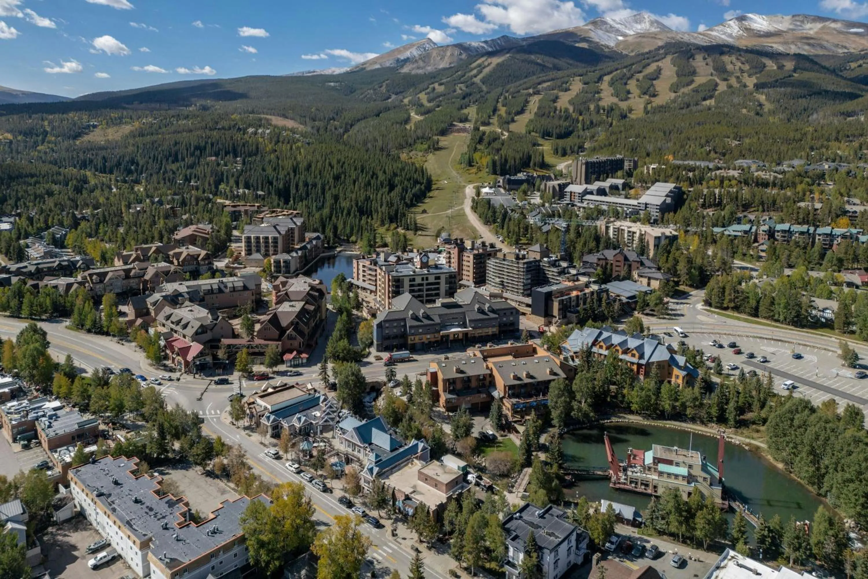 Property building in Marriott's Mountain Valley Lodge at Breckenridge