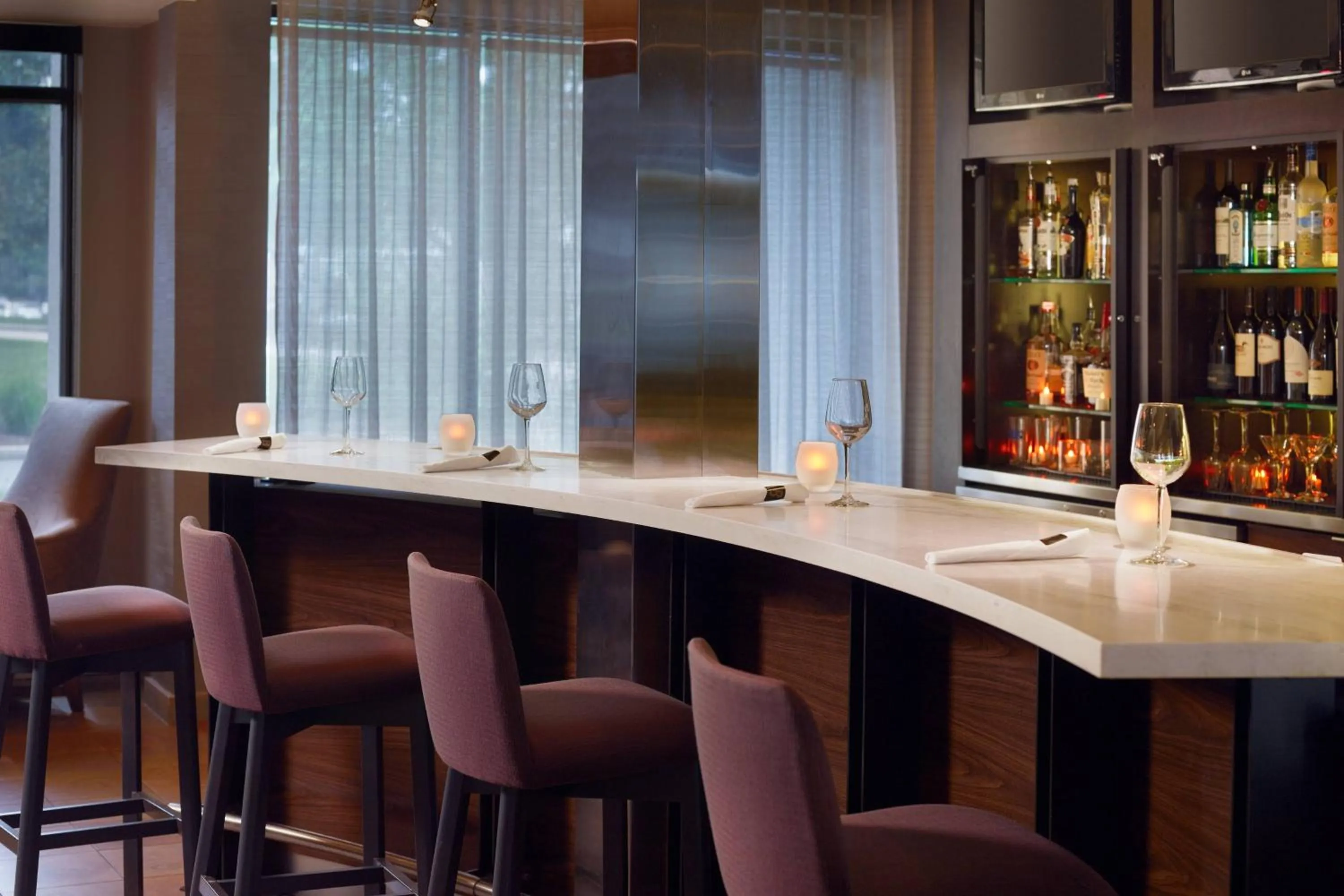 Lounge or bar in Courtyard by Marriott Raleigh Cary