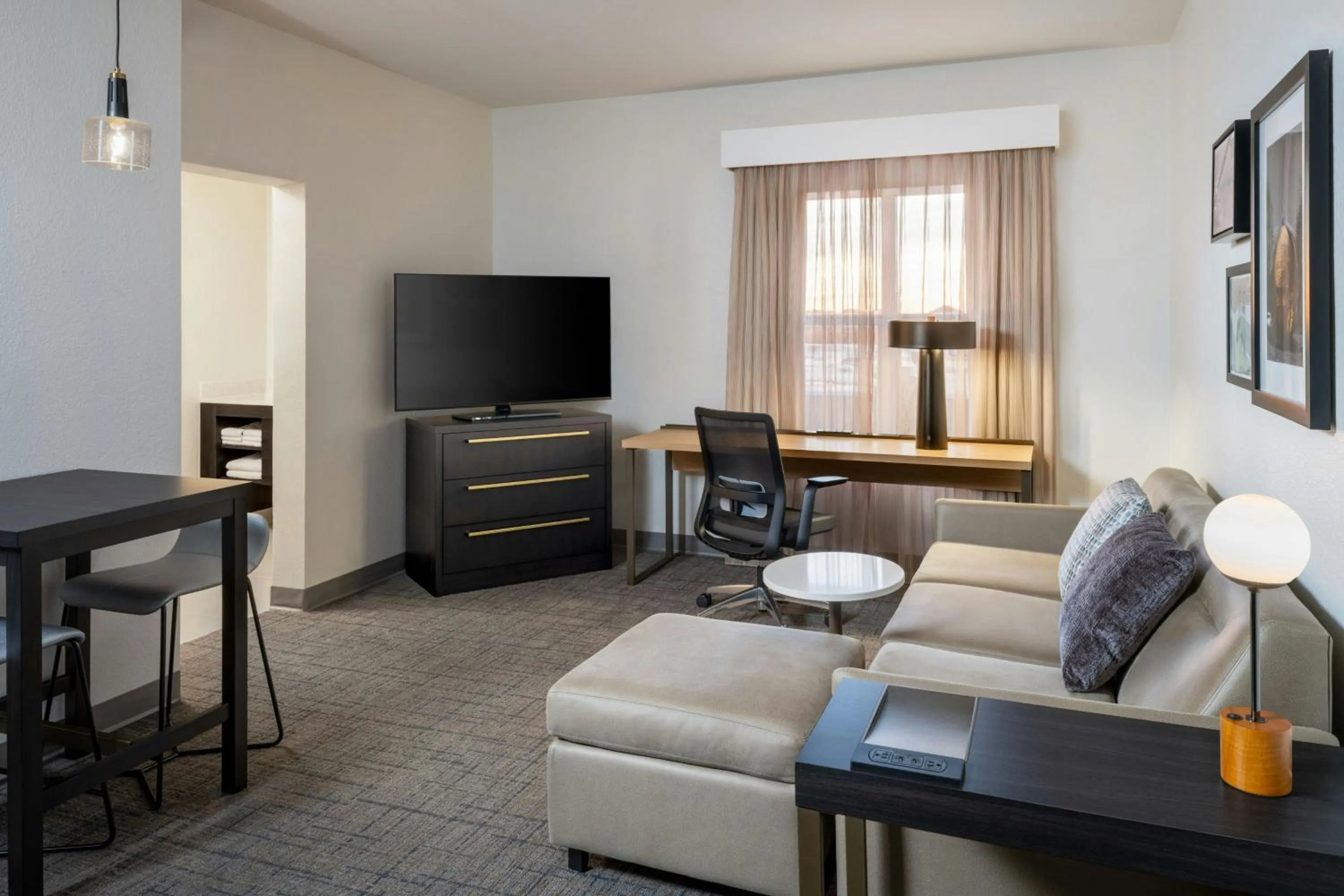 Bedroom in Residence Inn Melbourne