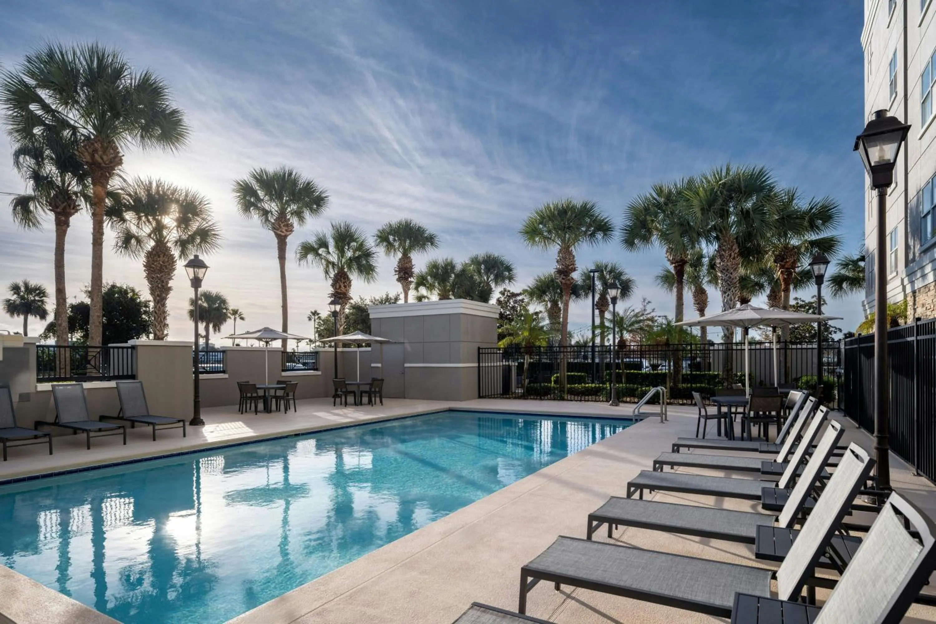Swimming pool in Residence Inn Melbourne