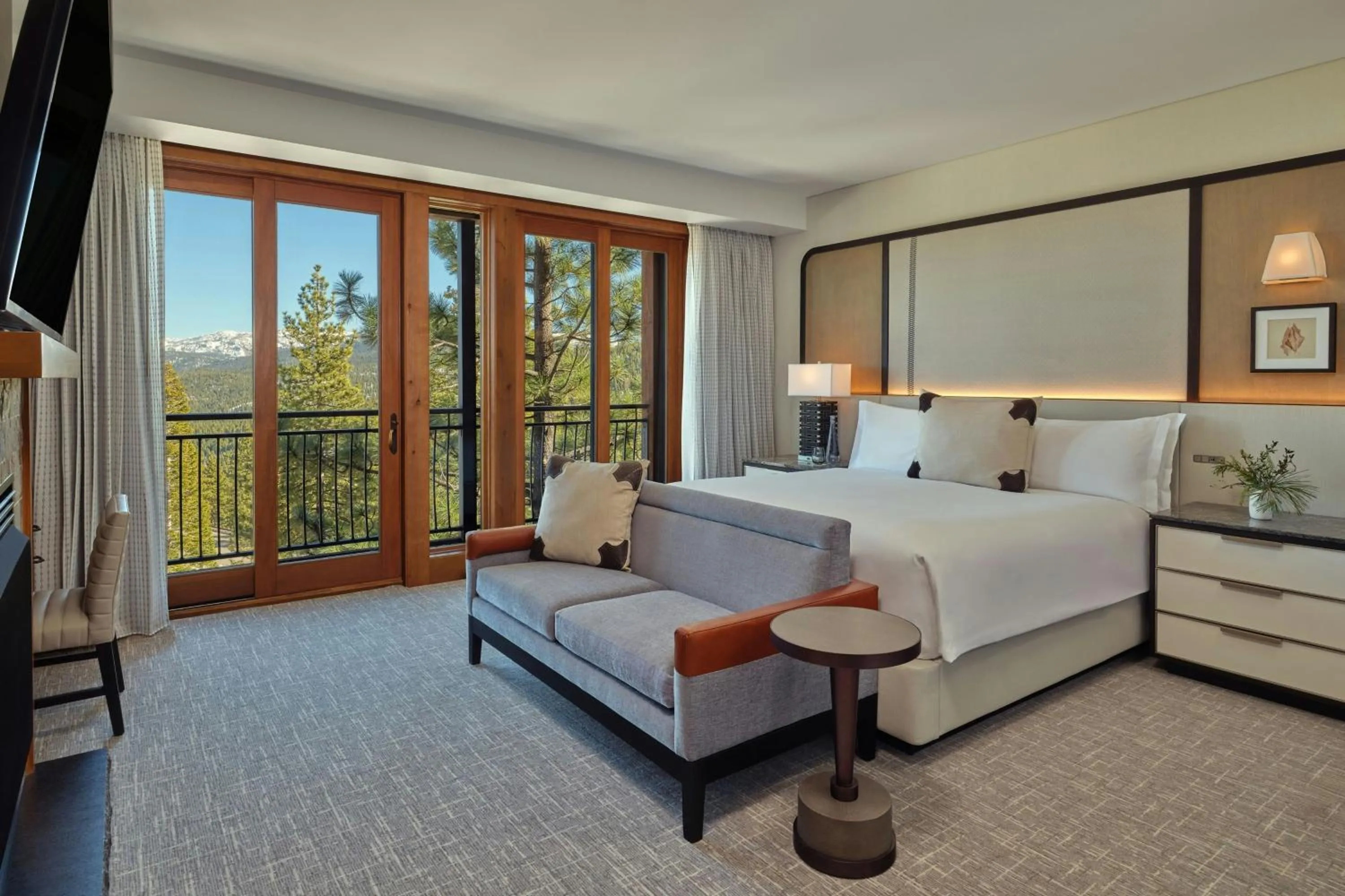 Bedroom, Bed in The Ritz-Carlton, Lake Tahoe
