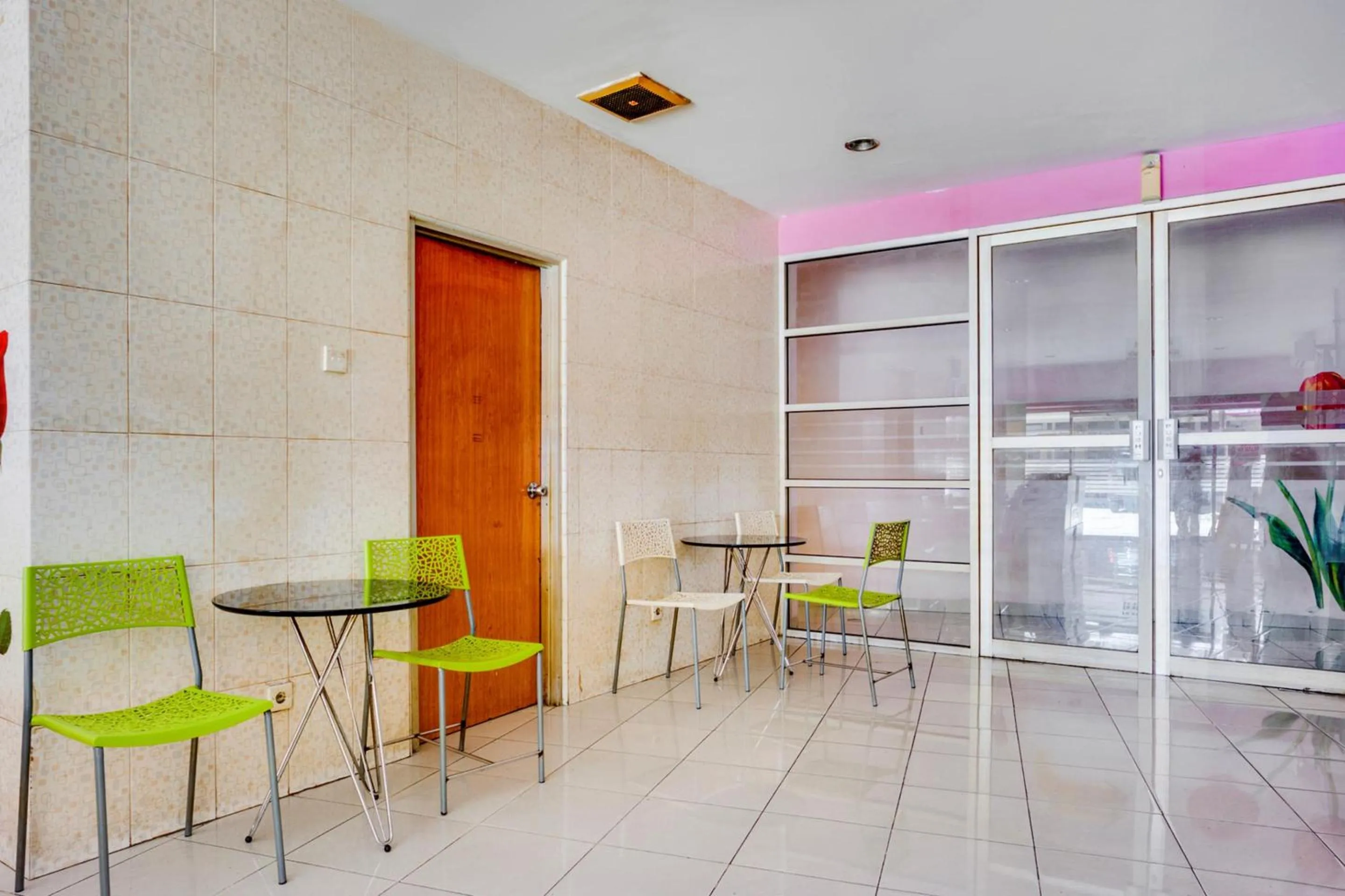 Lobby or reception in Hotel O Wisma Jampea