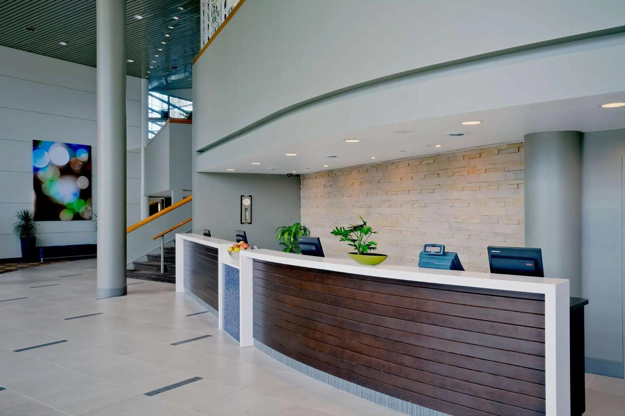 Lobby or reception in DoubleTree by Hilton Hotel South Bend