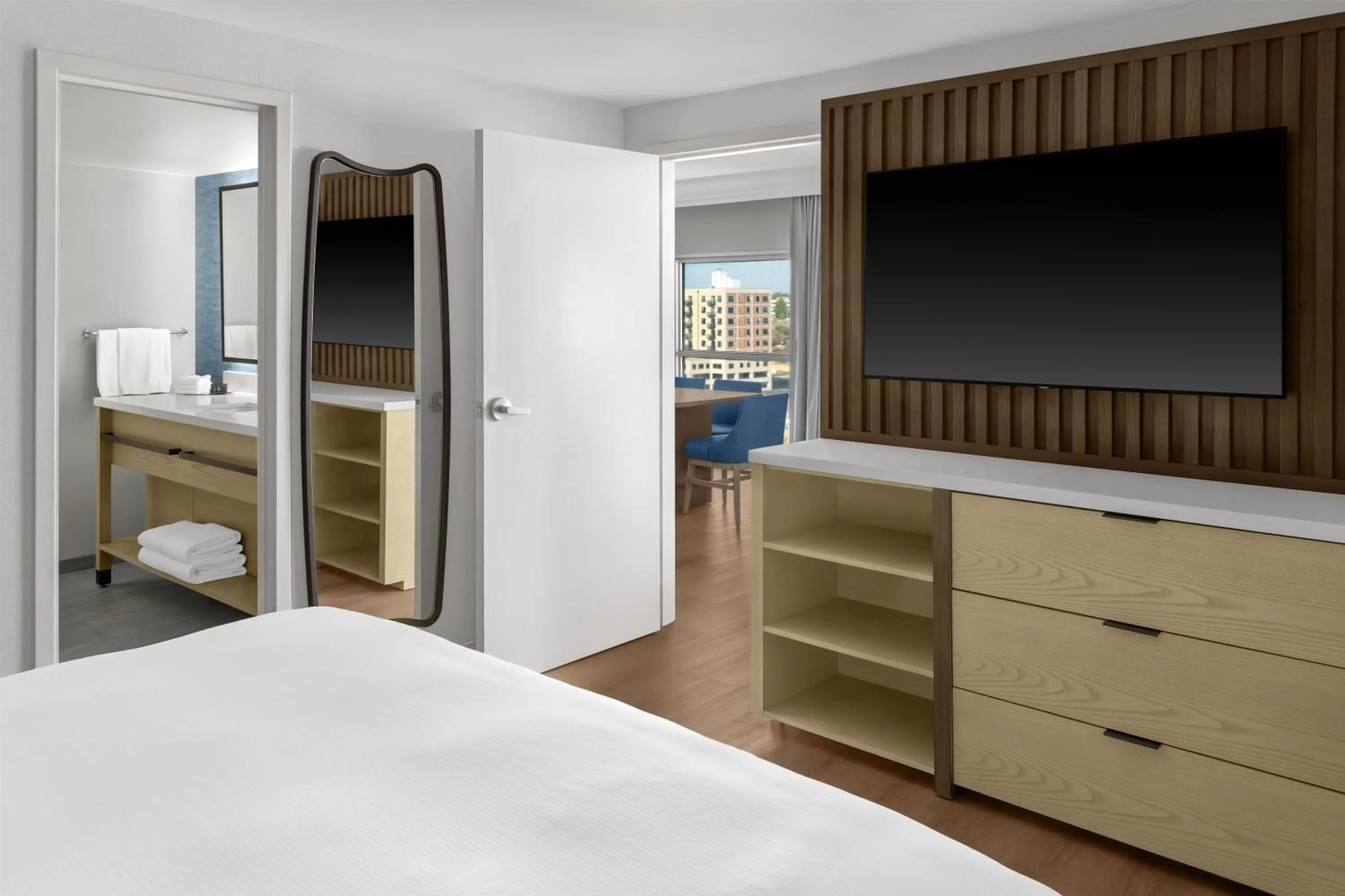 Bedroom, Bed in DoubleTree by Hilton Hotel South Bend