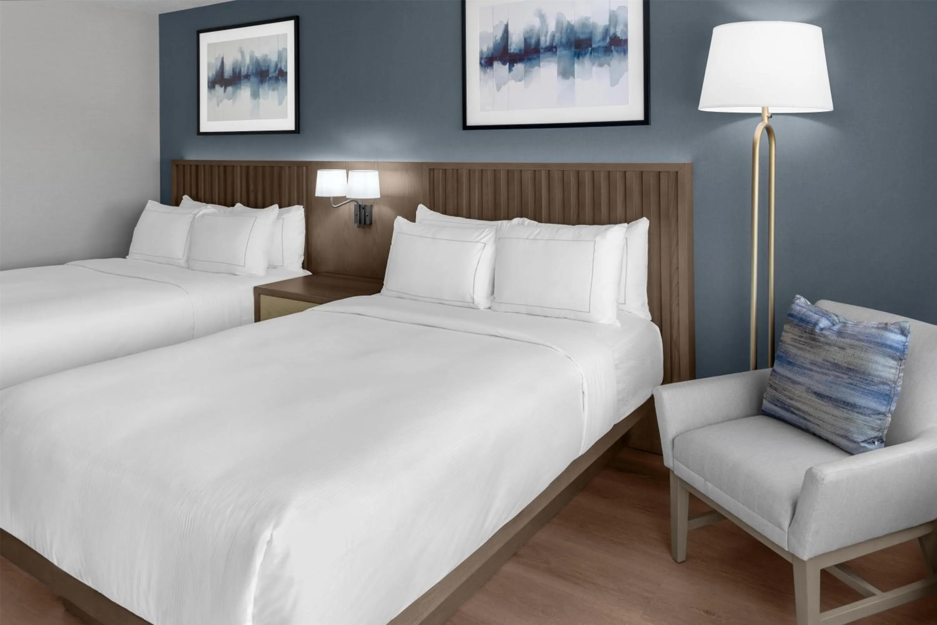 Bed in DoubleTree by Hilton Hotel South Bend