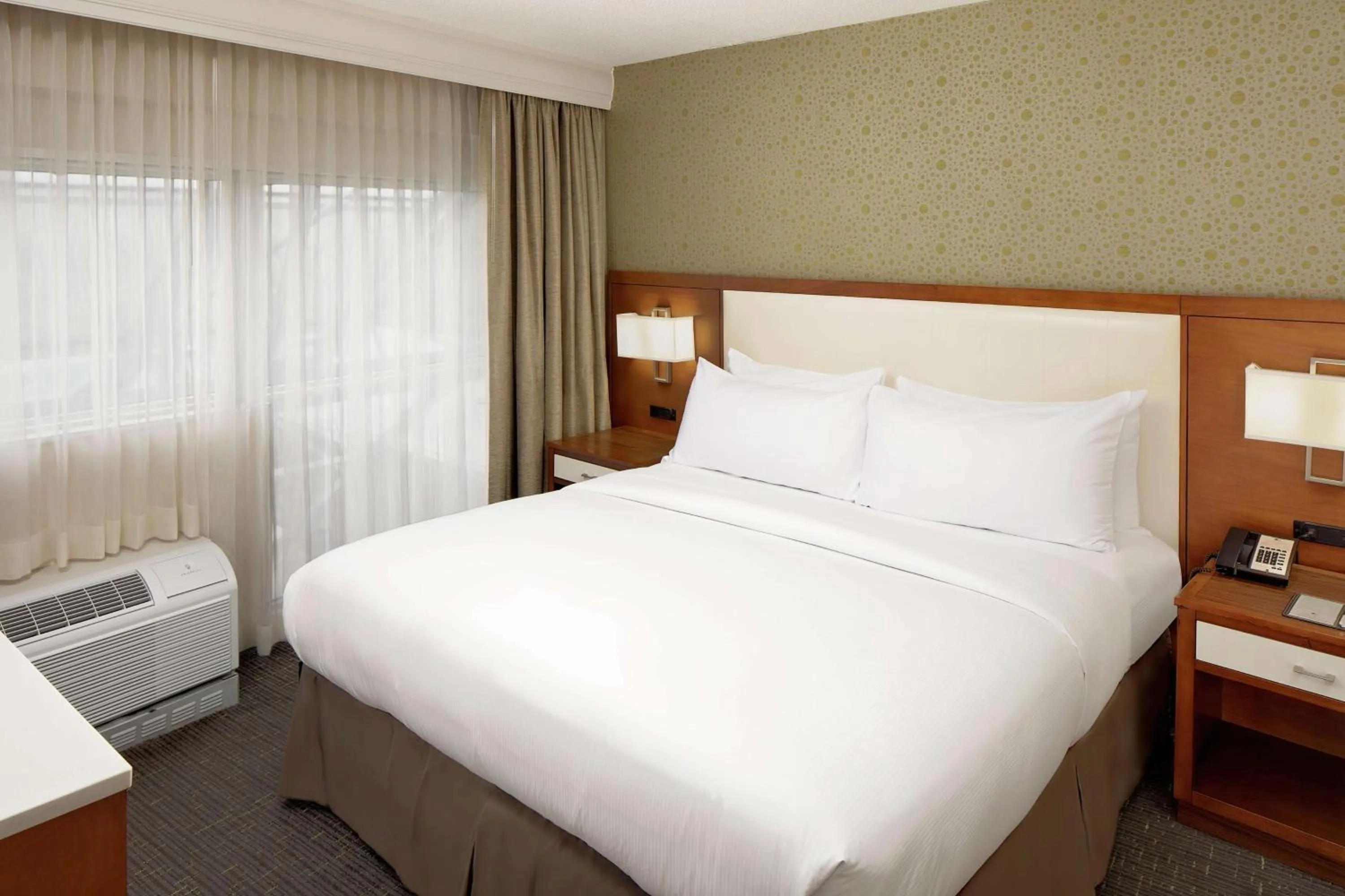 Junior King Suite - single occupancy - Non-Smoking in DoubleTree by Hilton Hotel South Bend