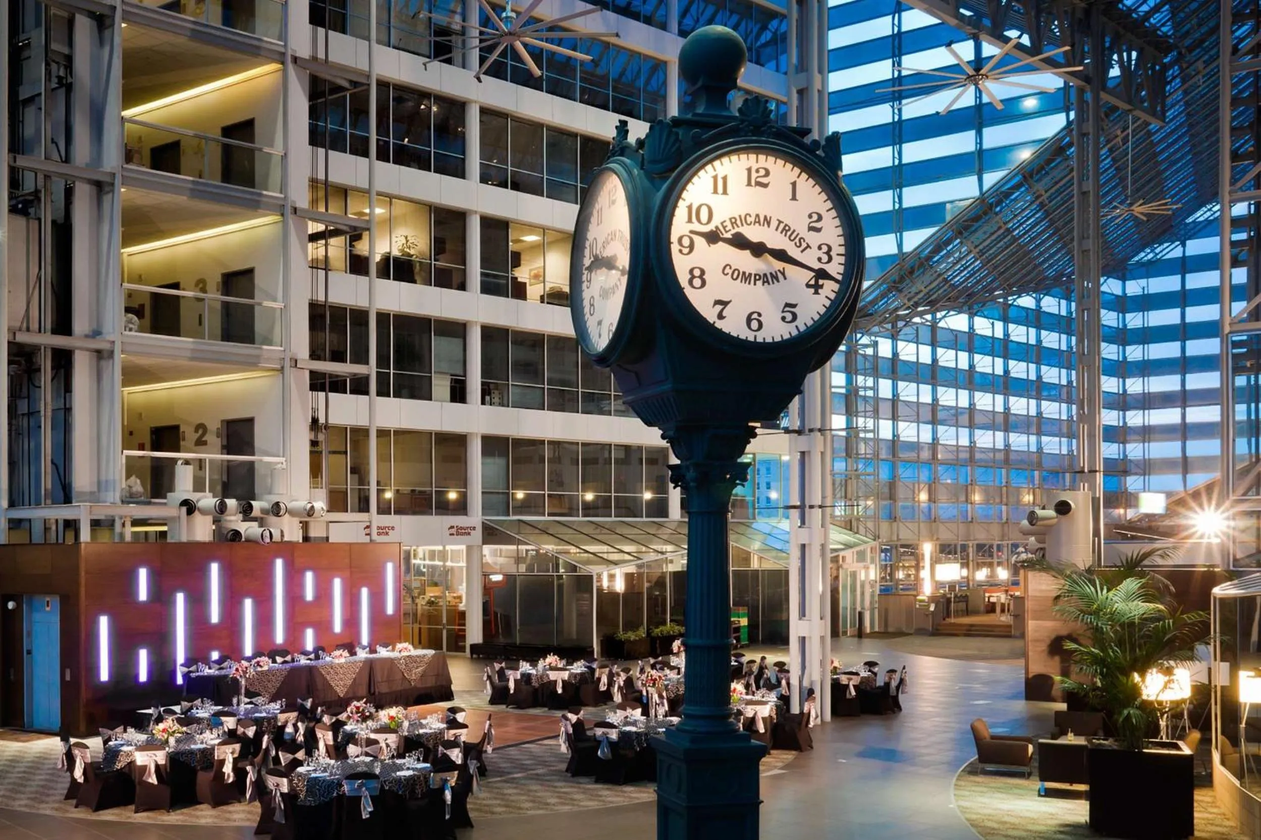 Lobby or reception in DoubleTree by Hilton Hotel South Bend