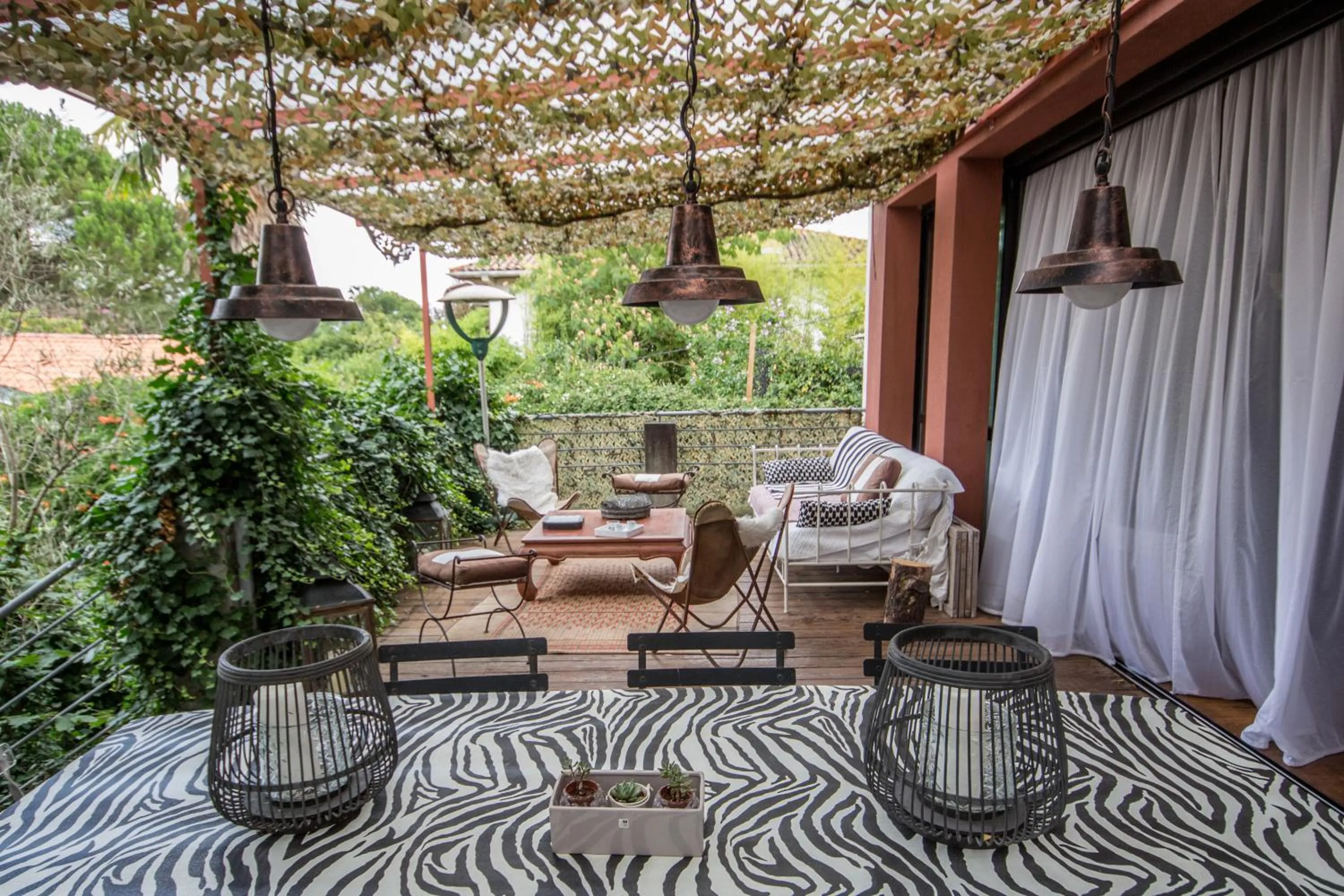 Patio in Bed and Breakfast Shandita