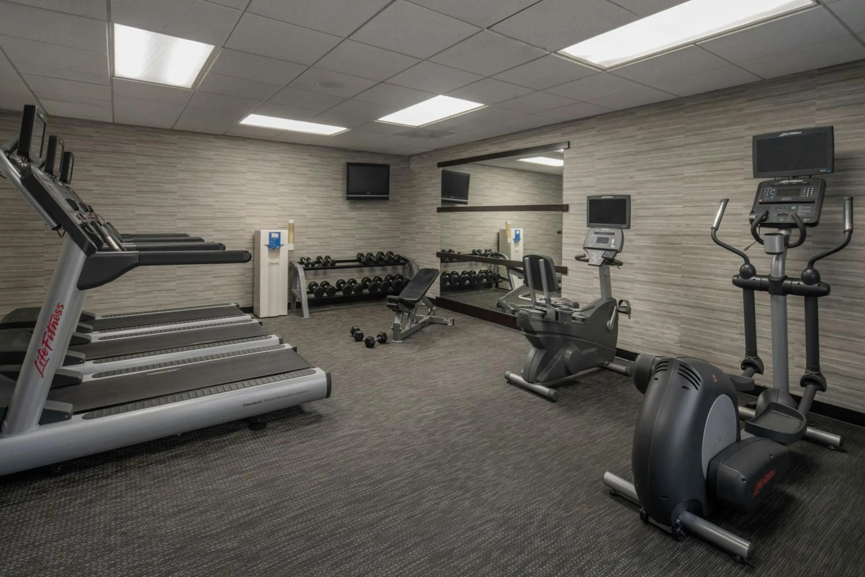 Fitness centre/facilities in Courtyard St. Louis Creve Coeur