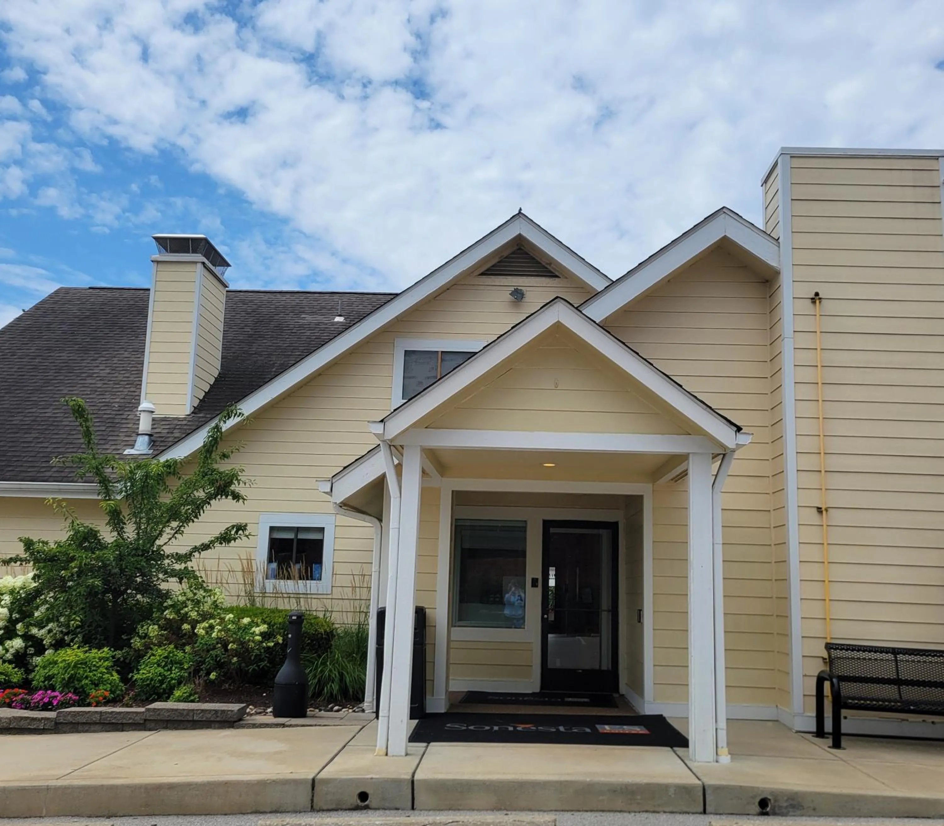 Property building in Sonesta ES Suites St. Louis - Chesterfield