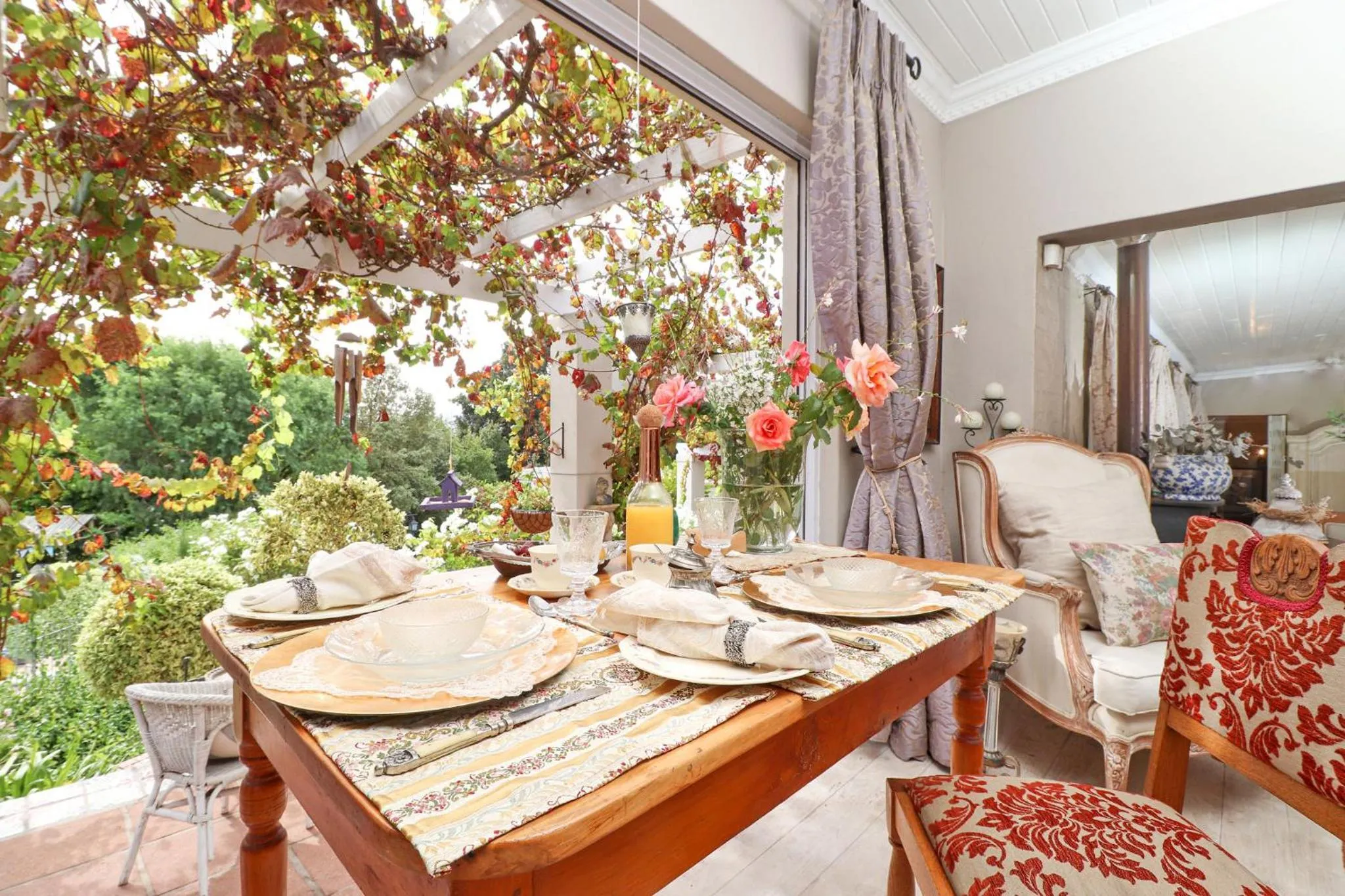 Dining area in Three Oaks