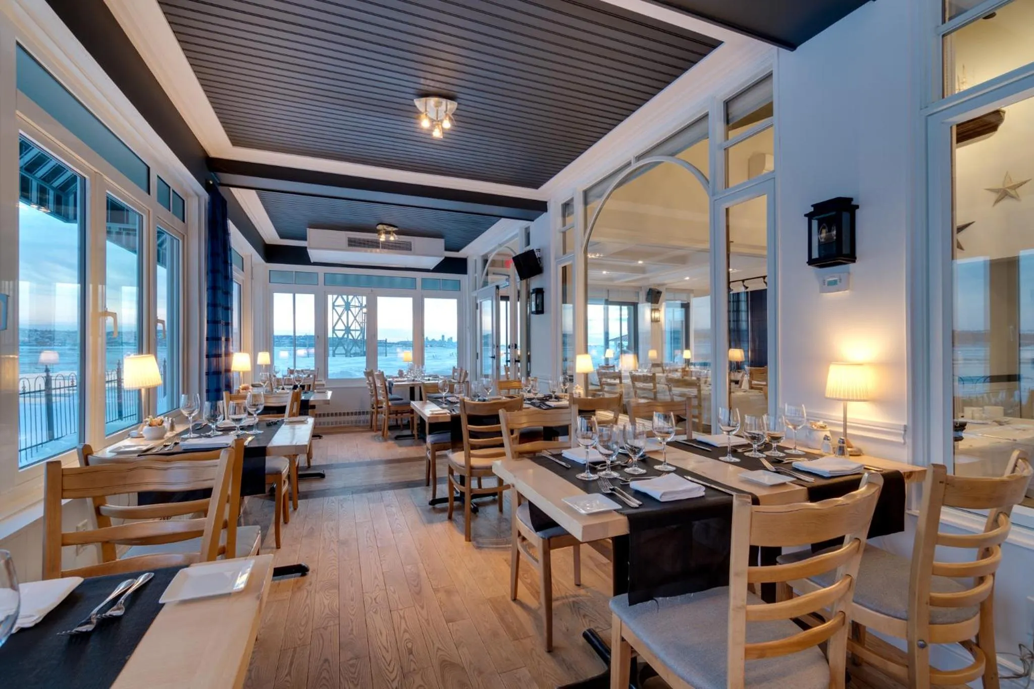 Restaurant/places to eat in Goéliche hotel et appartement