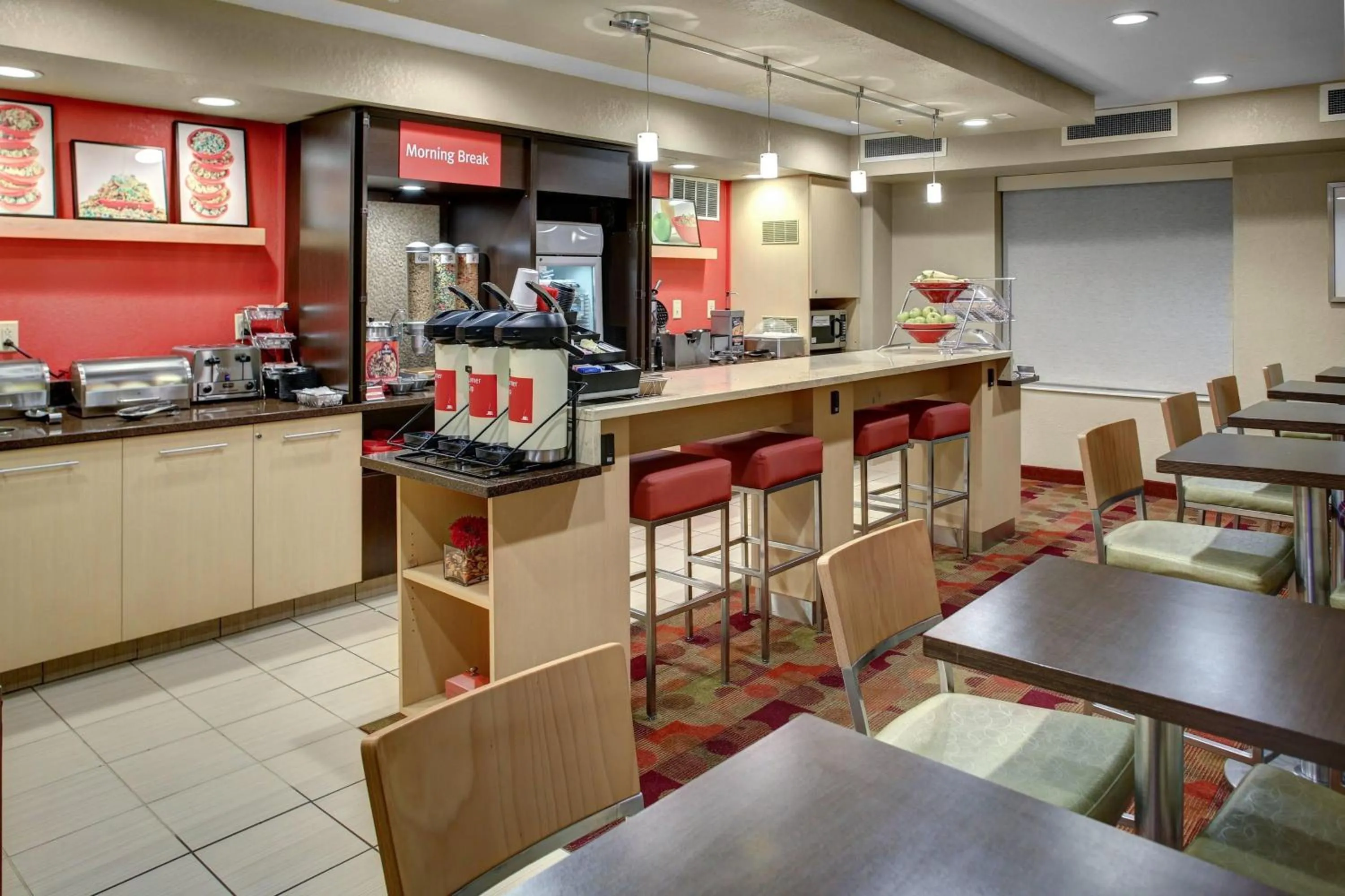 Restaurant/places to eat in TownePlace Suites by Marriott Findlay