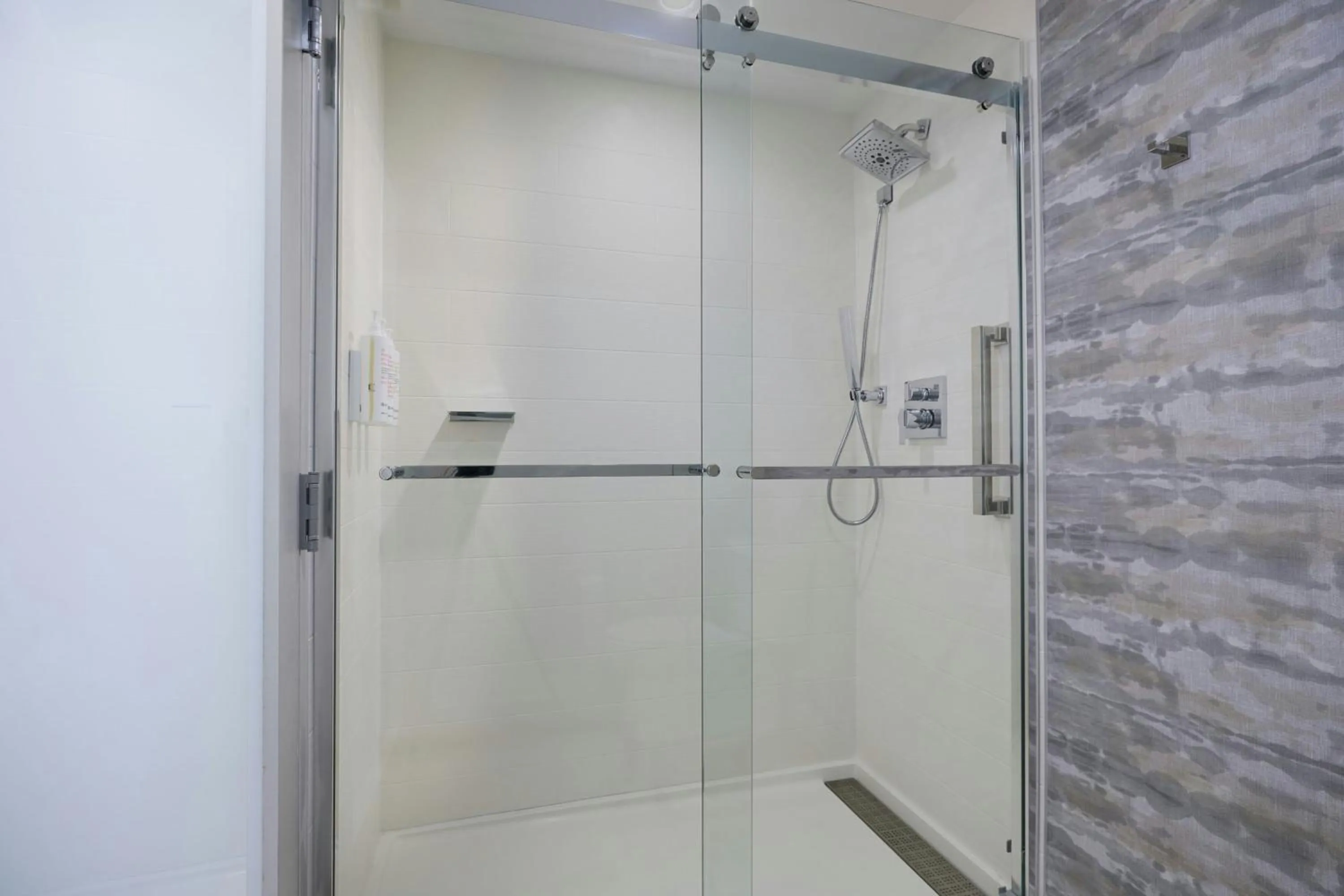 Bathroom in MeadowView Marriott Conference Resort and Convention Center