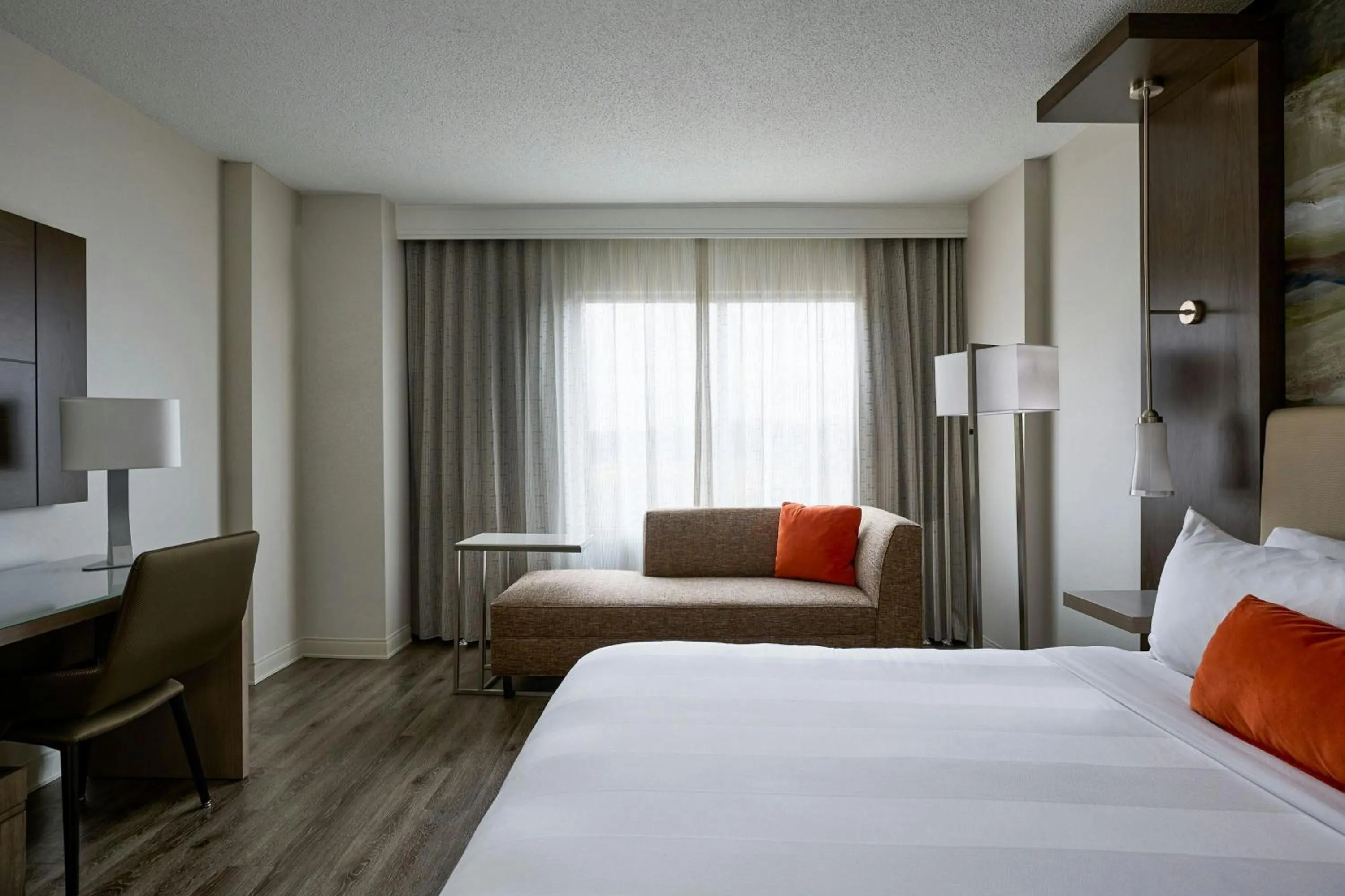 Photo of the whole room, Bed in MeadowView Marriott Conference Resort and Convention Center