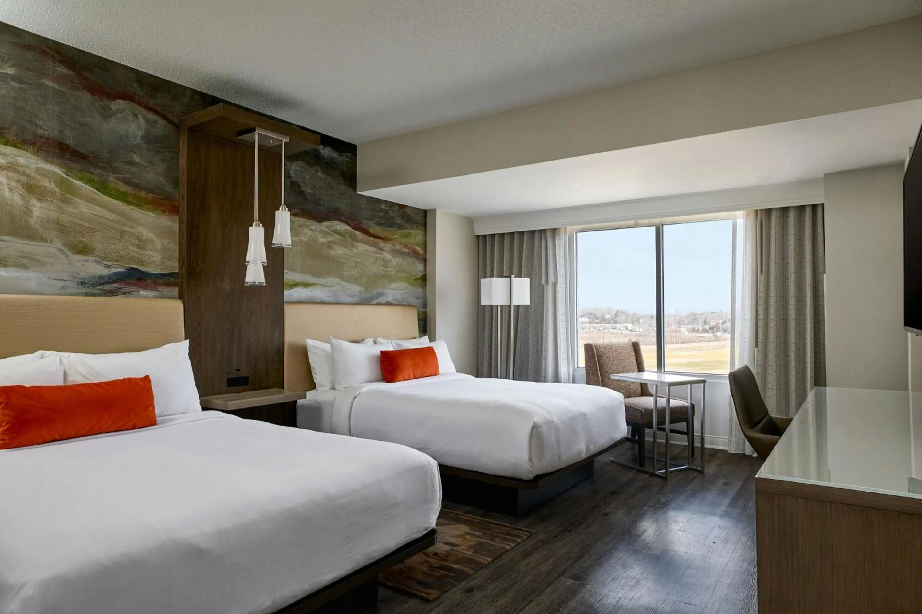 Bedroom, Bed in MeadowView Marriott Conference Resort and Convention Center