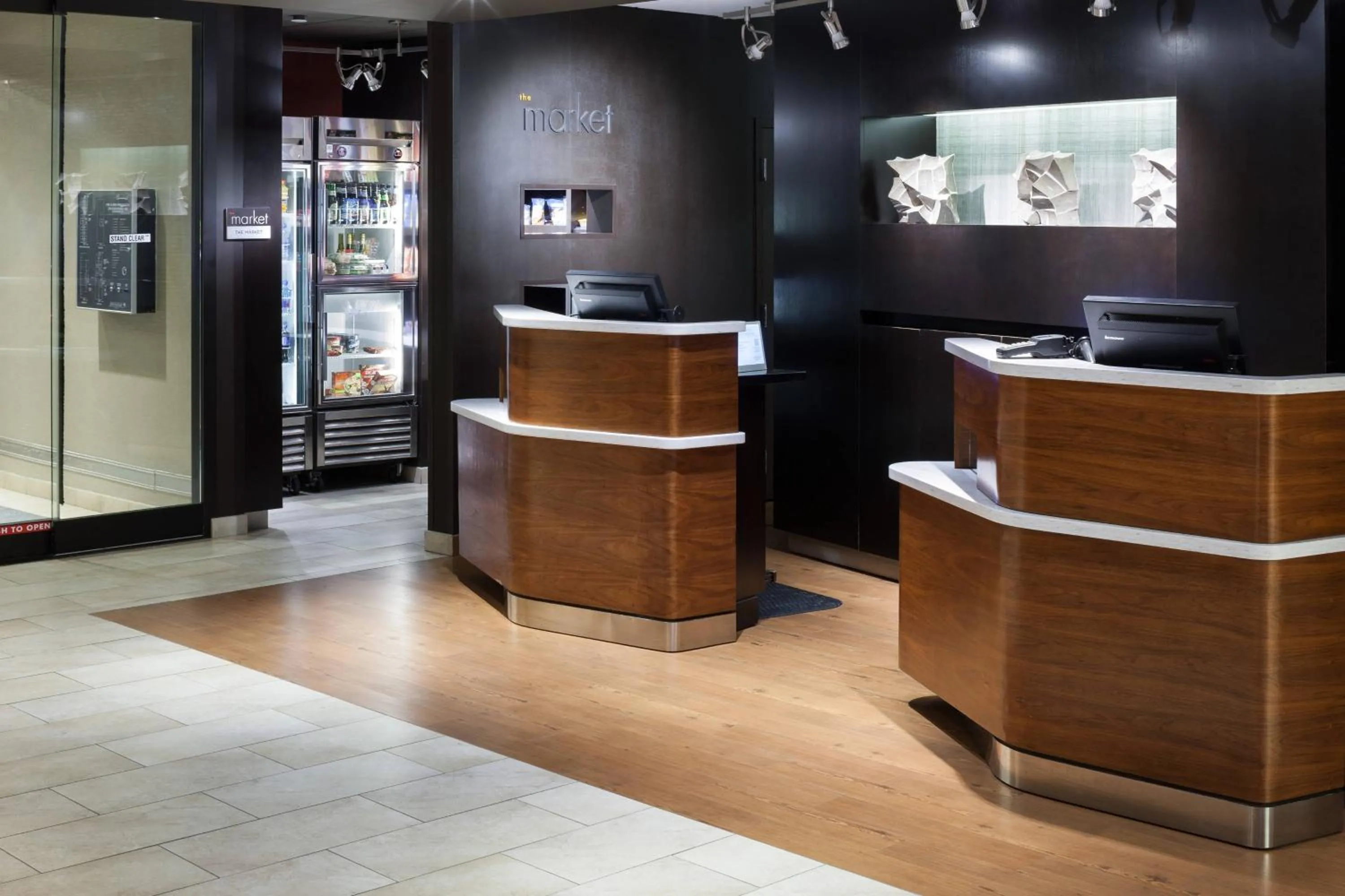 Lobby or reception in Courtyard Alexandria Old Town/Southwest